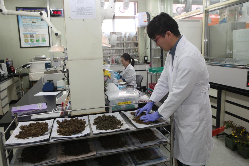 당진시, 가축분뇨액비 살포 전 토양검정 받으세요 이미지