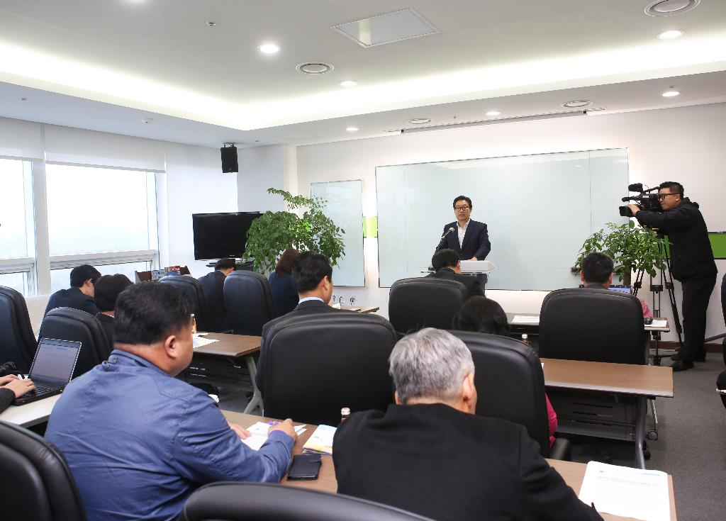 김홍장 당진시장, 중분위 도계결정 성토 이미지