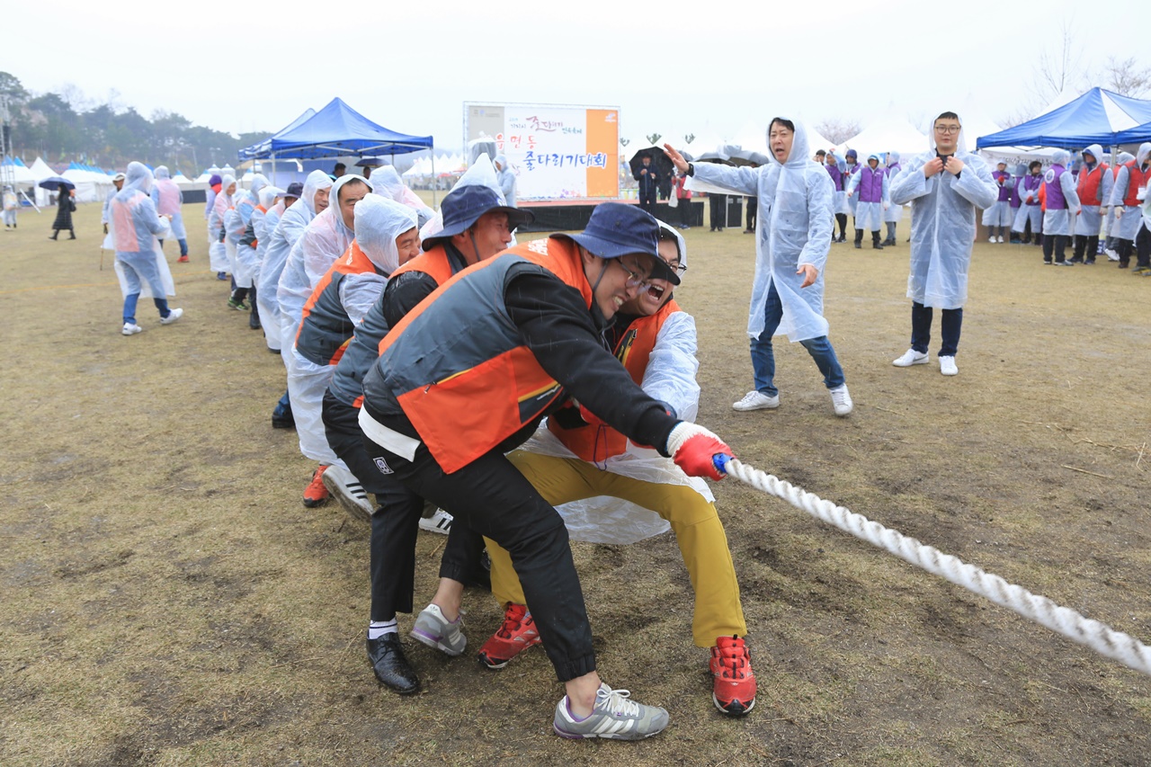 기지시줄다리기 축제 중 읍·면·동 전통놀이 경연대회 이미지