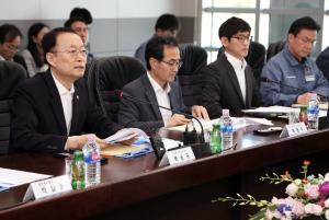 백운규 산업통상자원부 장관, 미세먼지 감축방안 모색