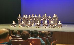 당진시 노인의 날 장항1리 할머니 건강체조 공연 인기