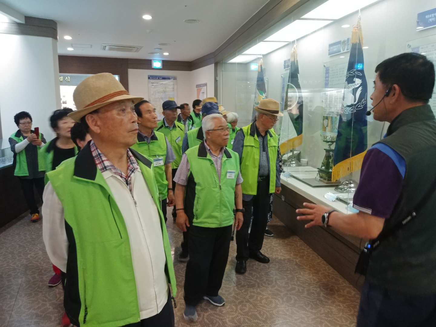 당진시 고대노인대학, 나라사랑 계룡대 안보견학 실시