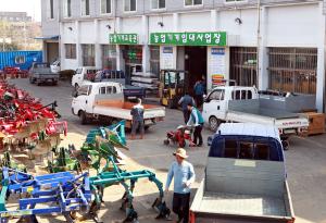 밭작물 농기계 장기임대로 빌려 쓴다