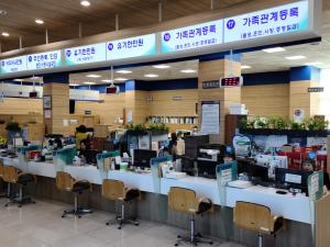 당진시, 민원창구 투명가림막 설치로 코로나19 예방