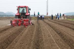 당진, 논콩 시범단지 기계화 파종 시연