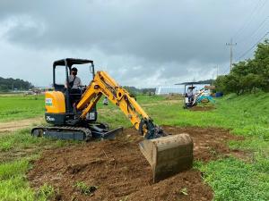 엔진부착형 농용굴삭기 교육 열기 뜨거워!