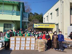송산면 새마을협의·부녀회 쌀 10kg 80포와 700포기 김장김치 기부