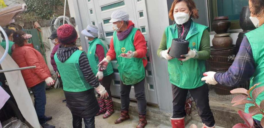 당진시 고대면 새마을부녀협의회, 사랑의 김장나눔 봉사 이미지