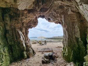 당진 해식동굴, 사회관계망(SNS) 감성 사진 명소로‘인기’