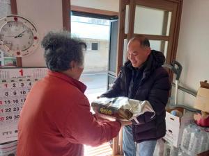 당진시 정미면, 희망 2024 나눔 캠페인 후원 물품 취약계층 전달