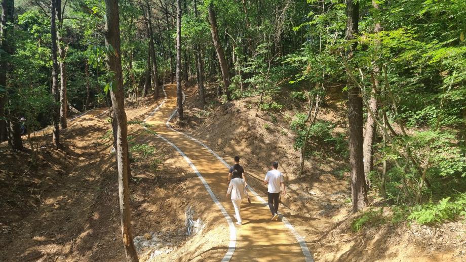 당진시, 계림공원에 맨발 산책로 조성 이미지