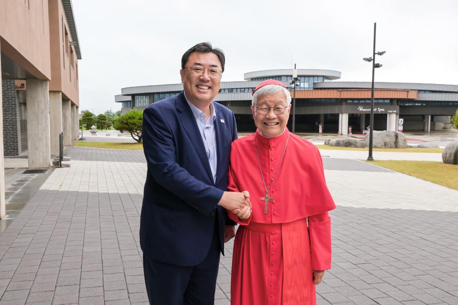 김기재 당진시장, 유흥식 추기경에 솔뫼성지 교황 방문 요청 이미지