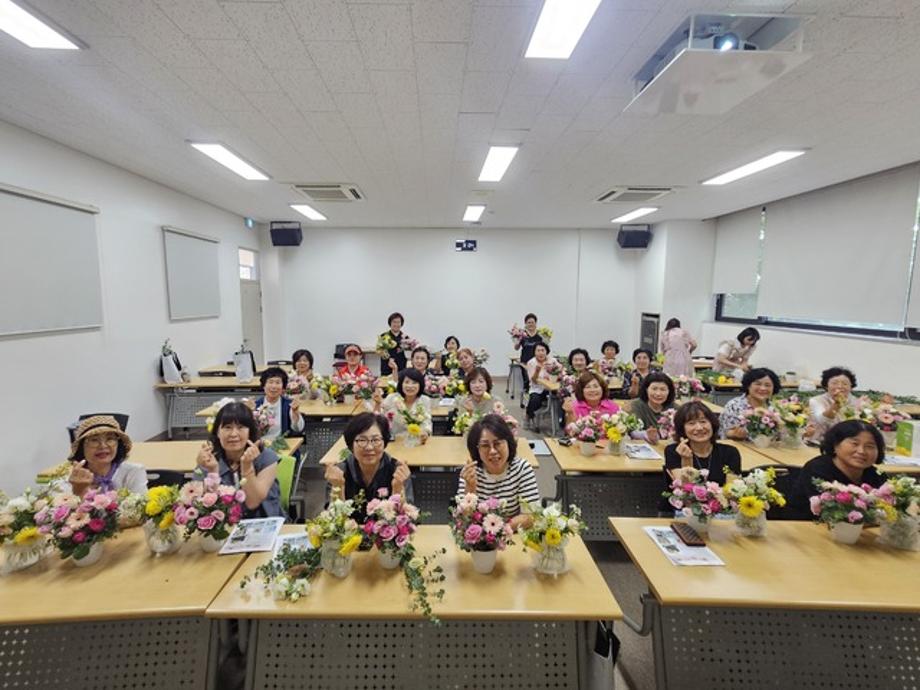 단 3일만에 전문가 포스? 생활개선당진시연합회가 피워낸‘플로리스트’열정 이미지