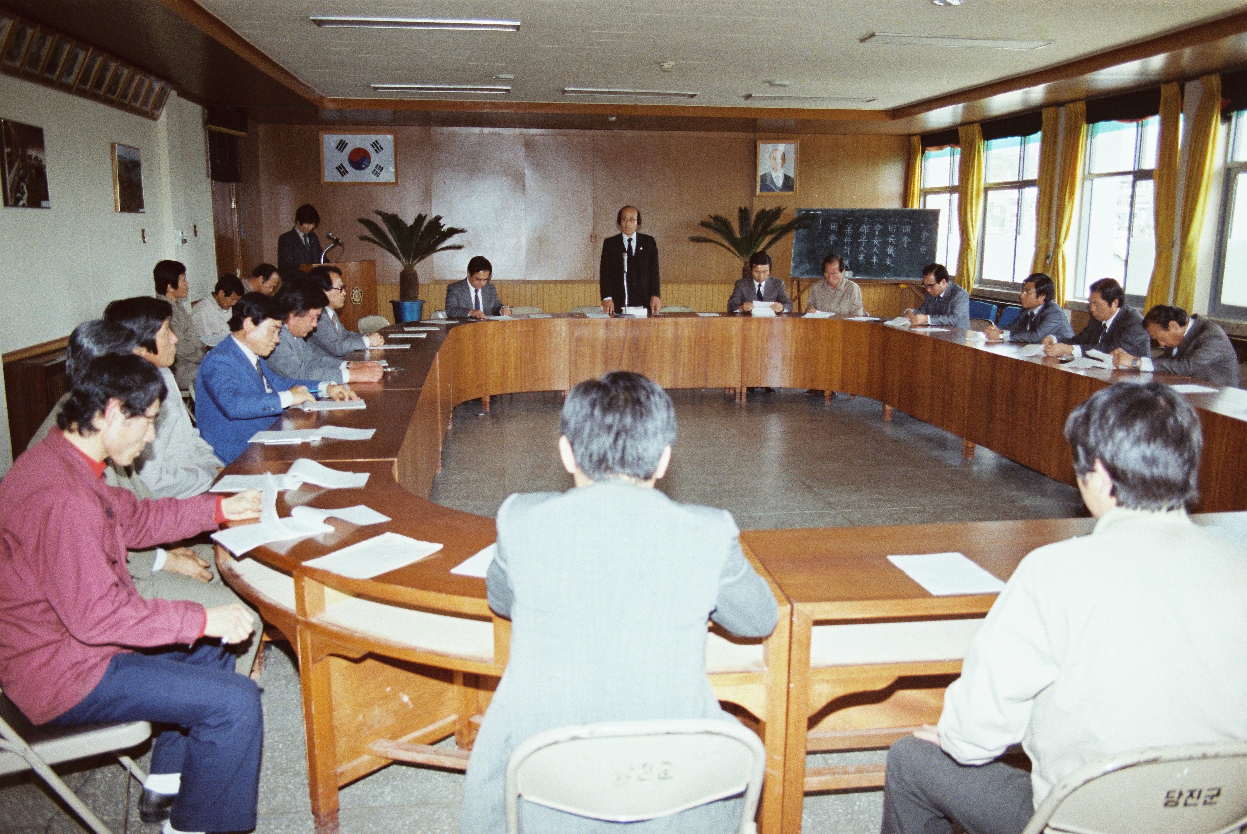 사진자료(1980년대)/1983/상반기 운전자 정기 교육, 직장 새마을 협의회, 고대중학교 개교, 청년회의소 창립 당진 12주년 합덕 2주년 83. 4. 19 0/