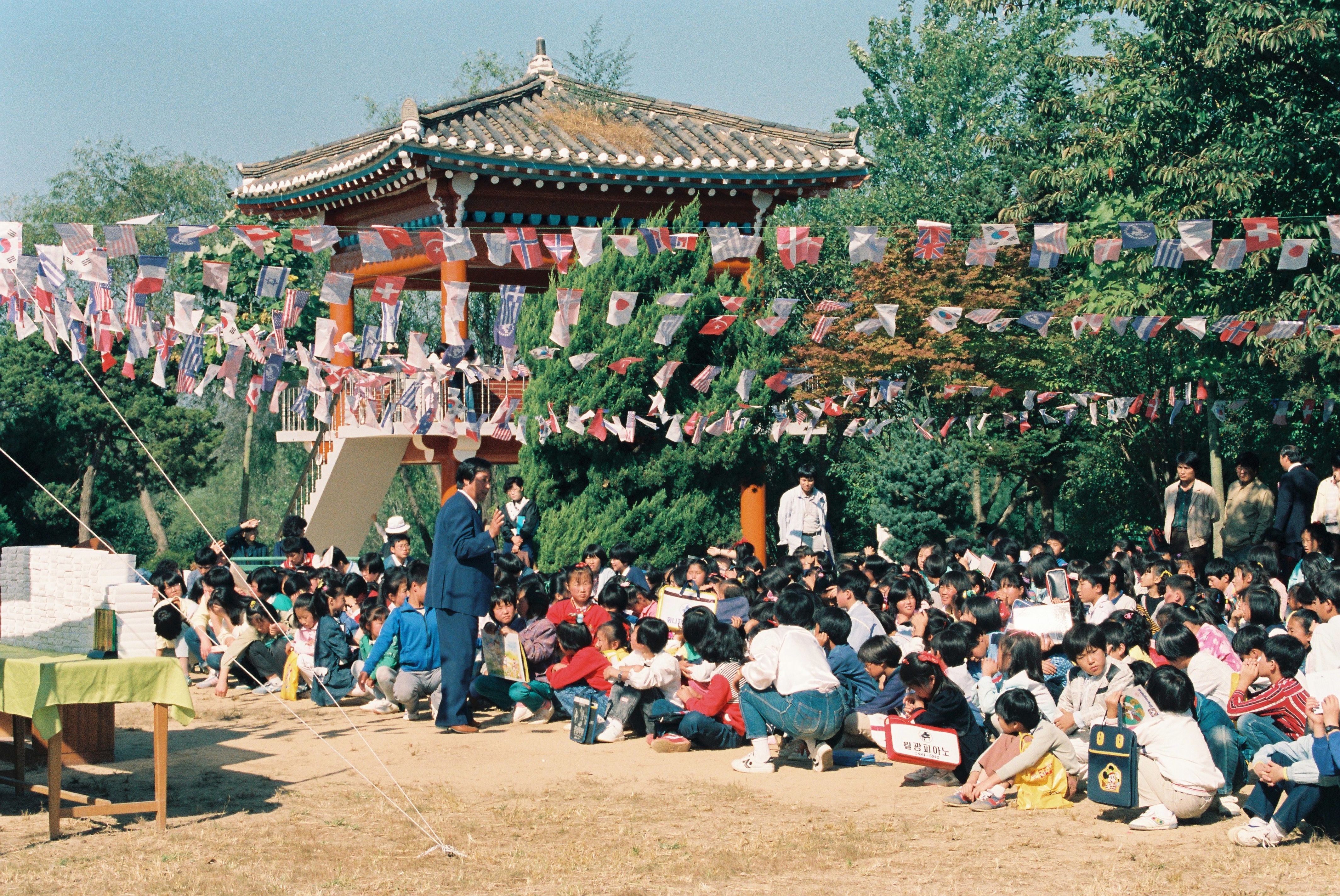 사진자료(1980년대)/1987/第26回 郡民의날 記念 第26回 學生 및 主婦 白日場(제26회 군민의날 기념 제1회 학생 및 주부 백일장) 0/