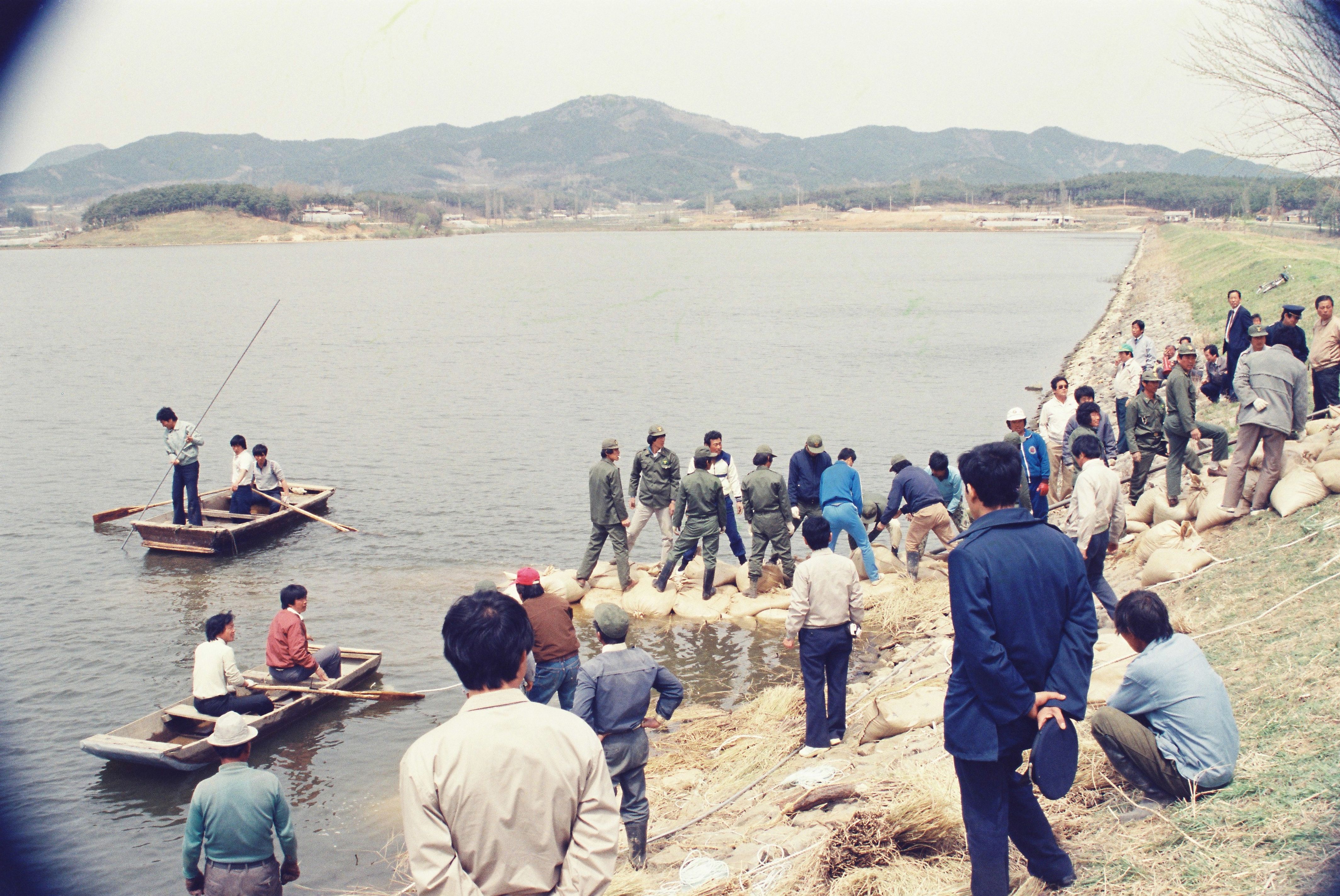 사진자료(1980년대)/1986/면천 저수지 공사① 1/