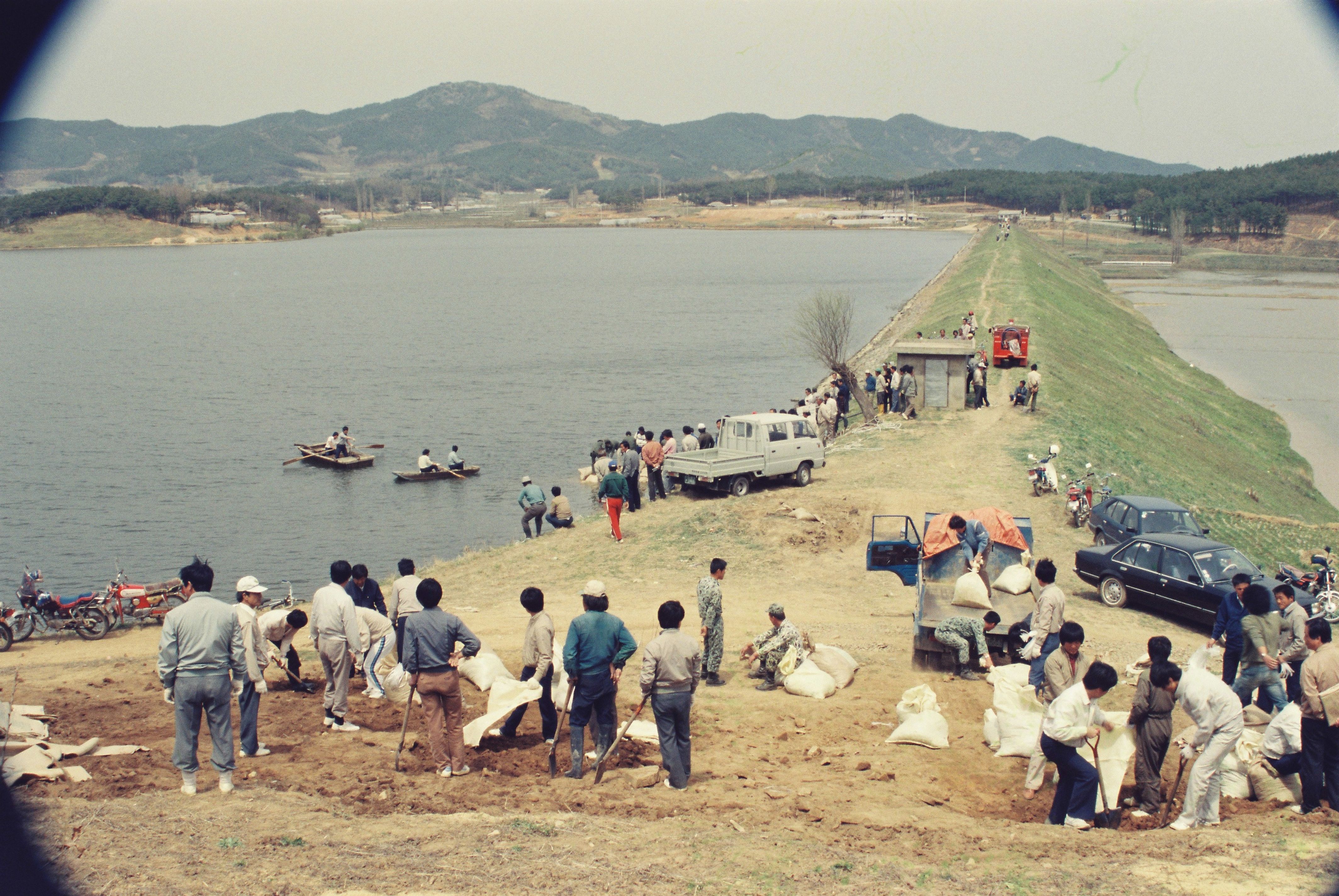 사진자료(1980년대)/1986/면천 저수지 공사② 0/