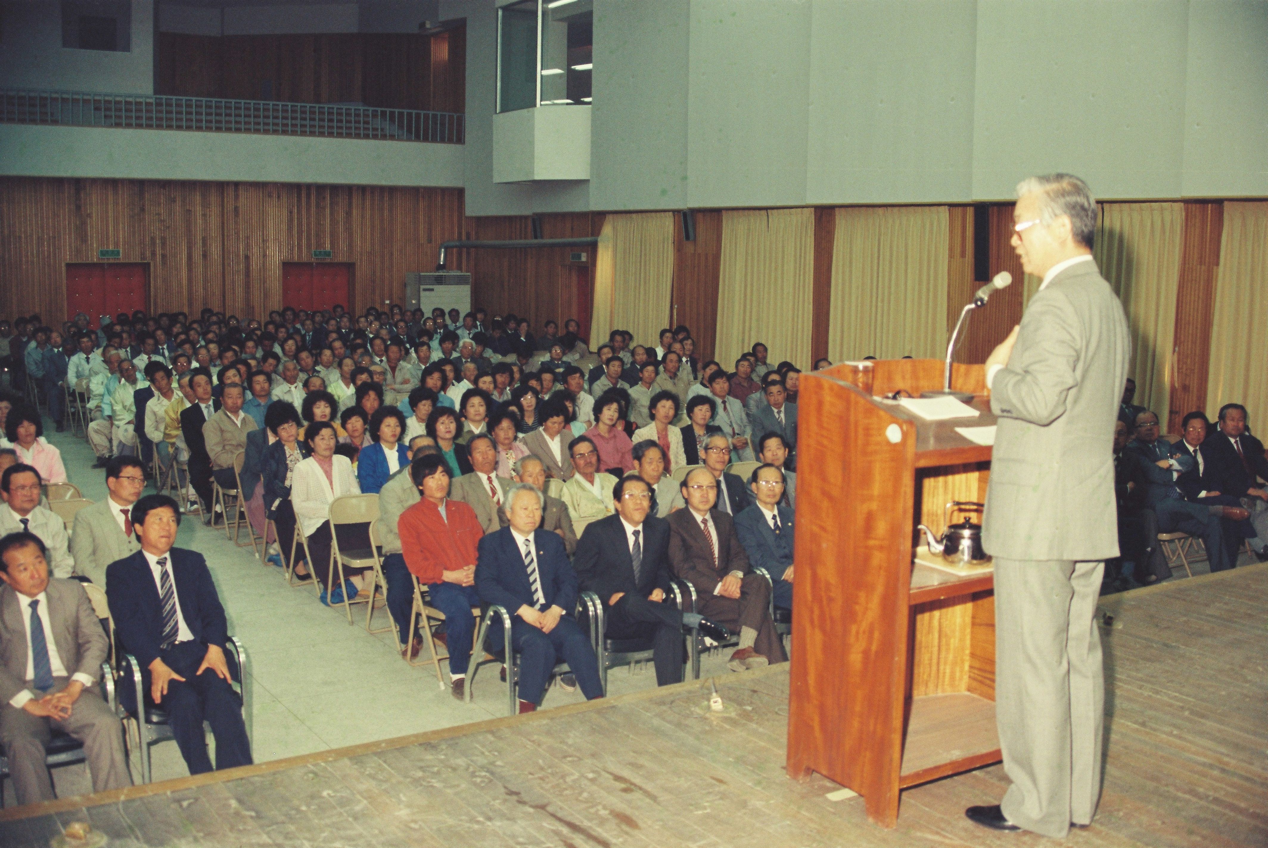 사진자료(1980년대)/1986/平和統一 促進 郡民 團合大會(평화통일 촉진 군민 단합대회)① 0/