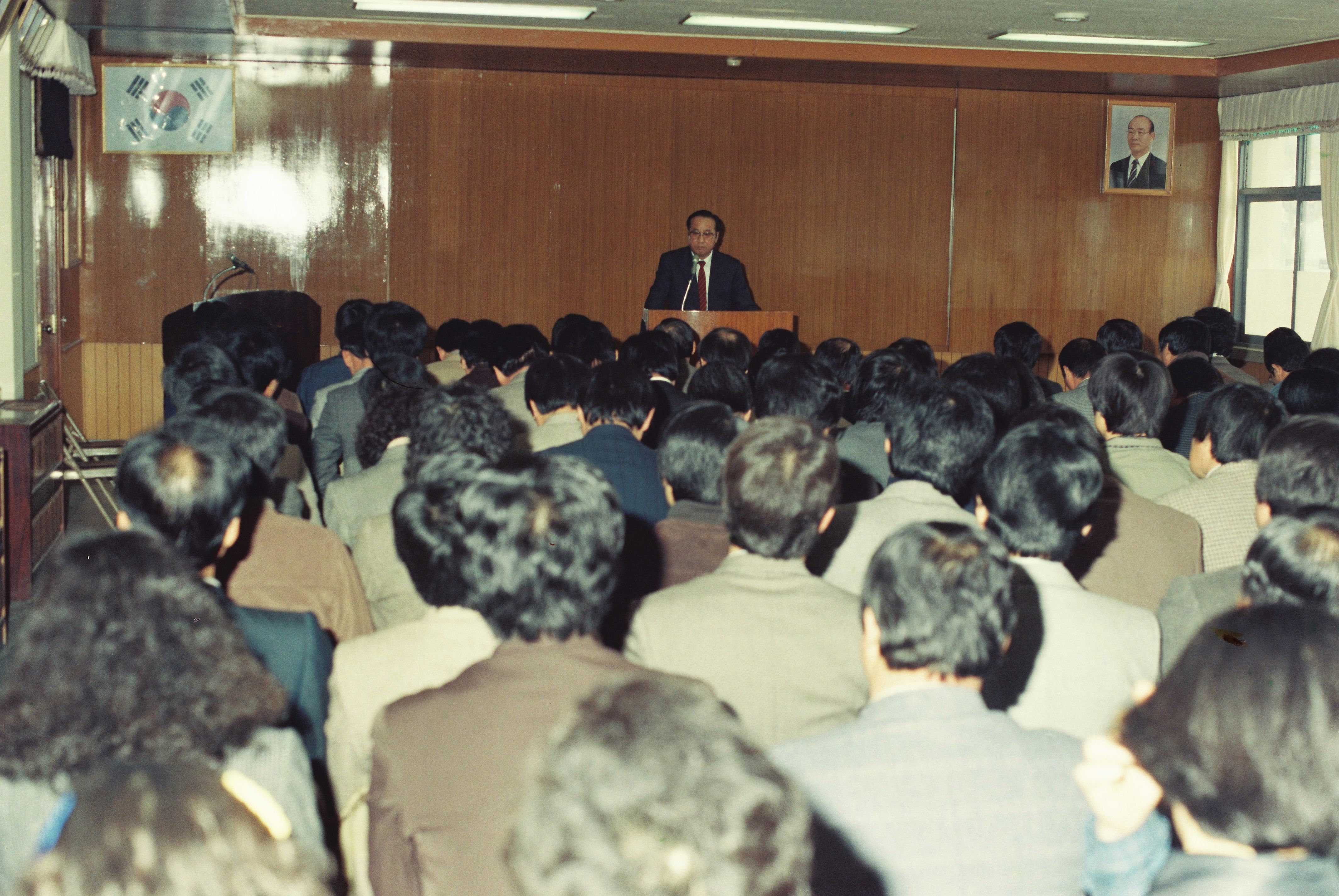 사진자료(1980년대)/1986/`86 食糧增産 및 貯蓄增大運動 促進大會(식량증산 및 저축증대운동 촉진대회)① 0/