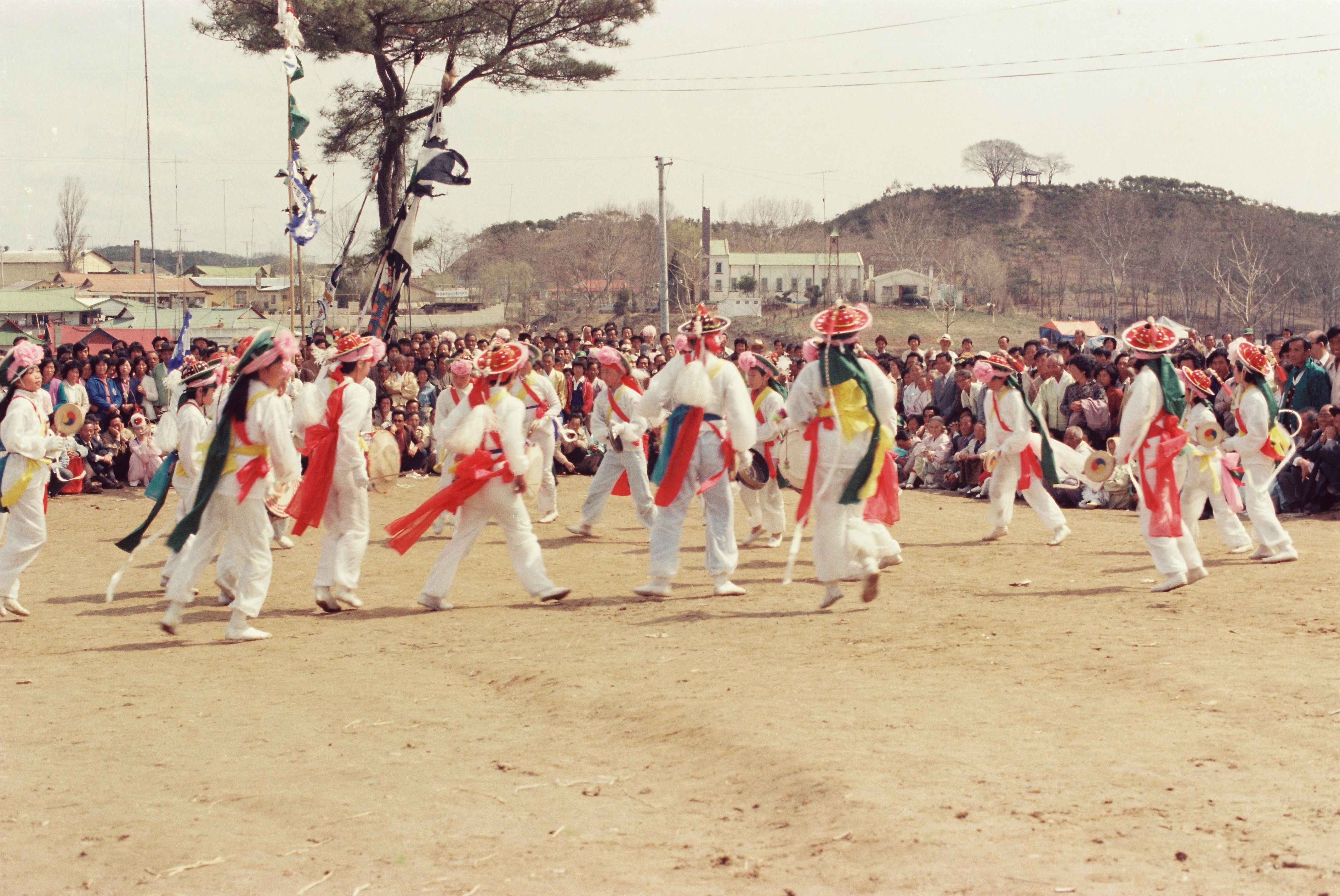 사진자료(1980년대)/1982/`82 기지시 줄다리기 농악 대회 0/