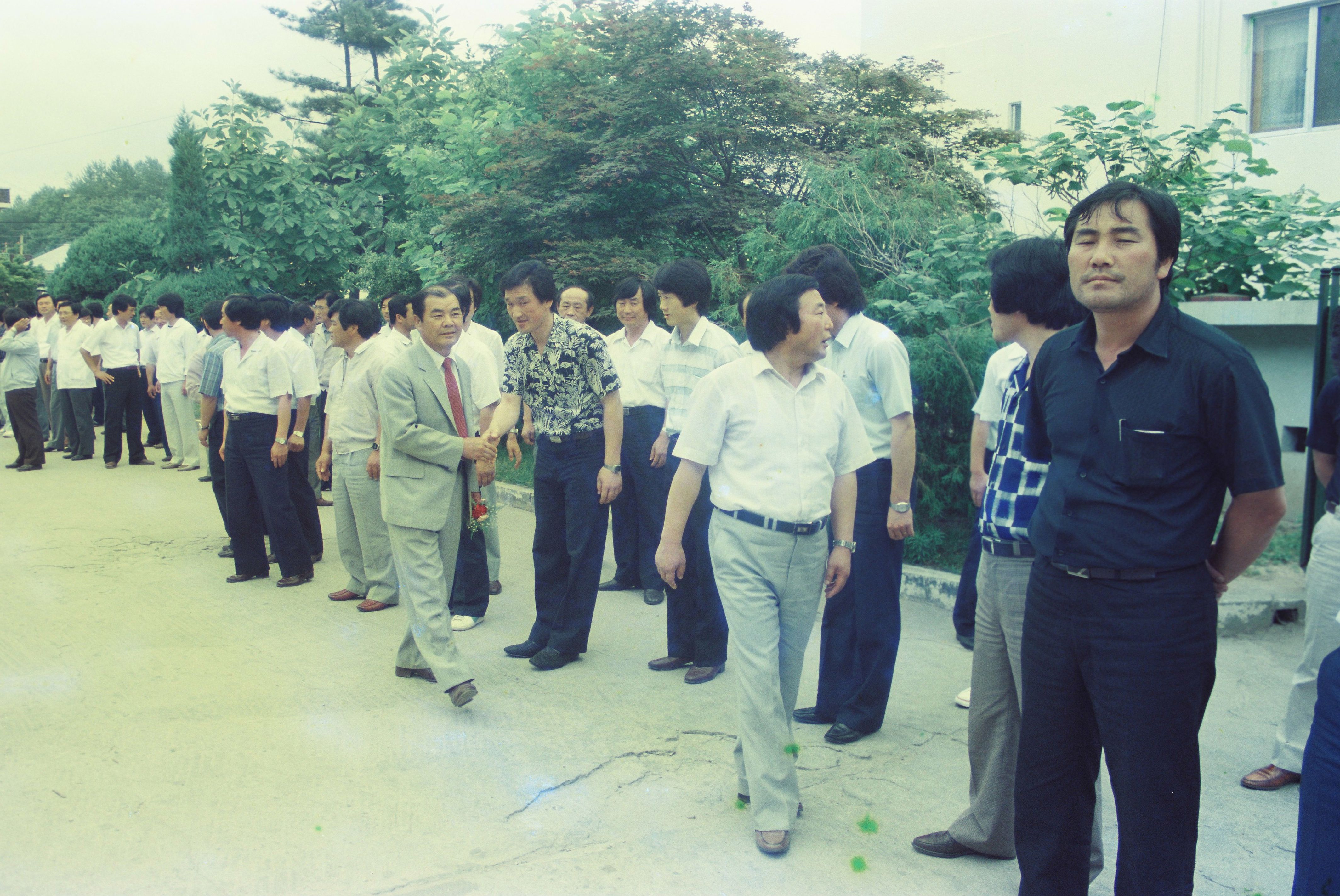 사진자료(1980년대)/1985/柳榮均 稅政係長 停年退任(유영균 세정계장 정년퇴임) 1/
