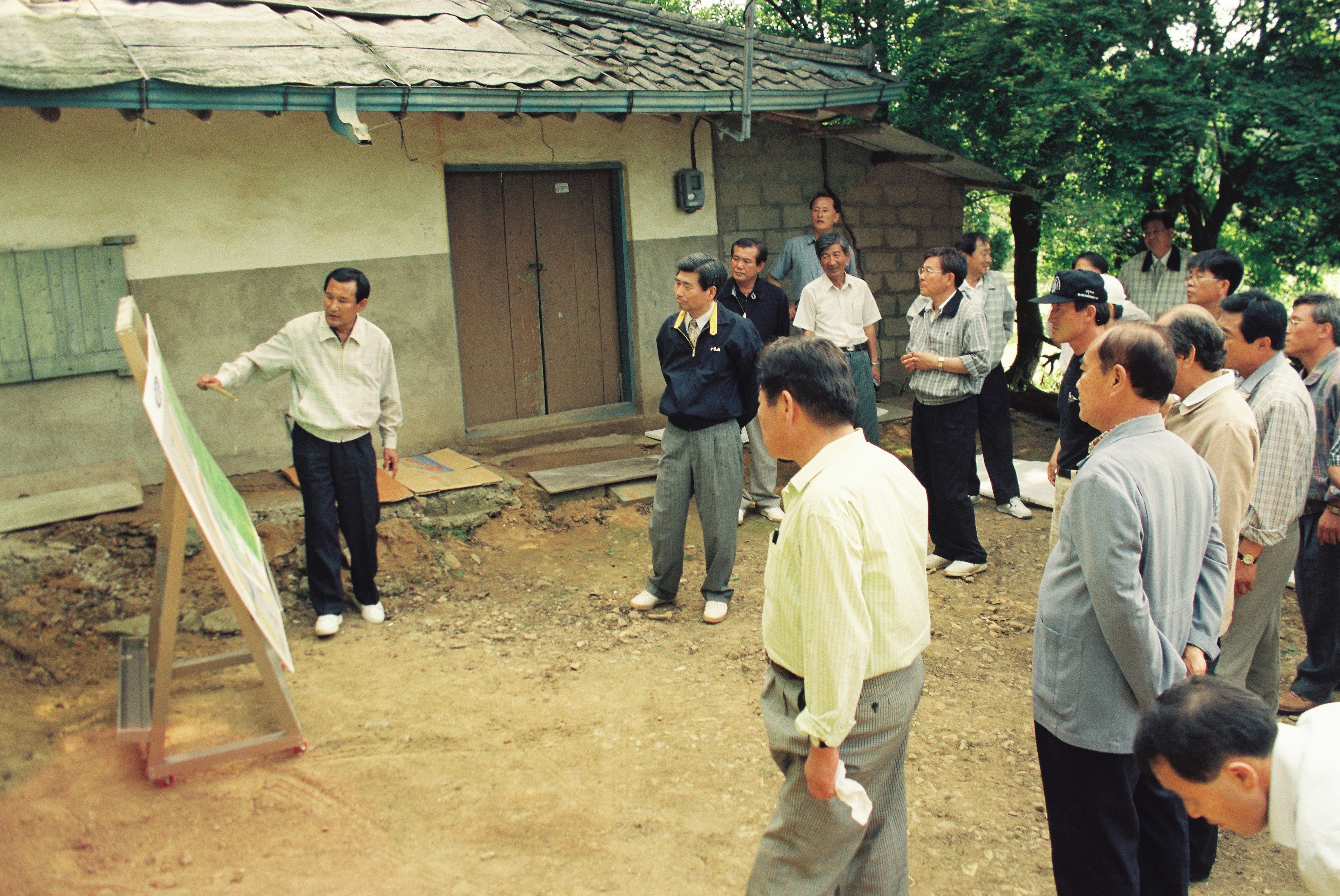 사진자료(1990년대)/1999/읍면 특화 사업장 비교 견학 송산 대회지 4/