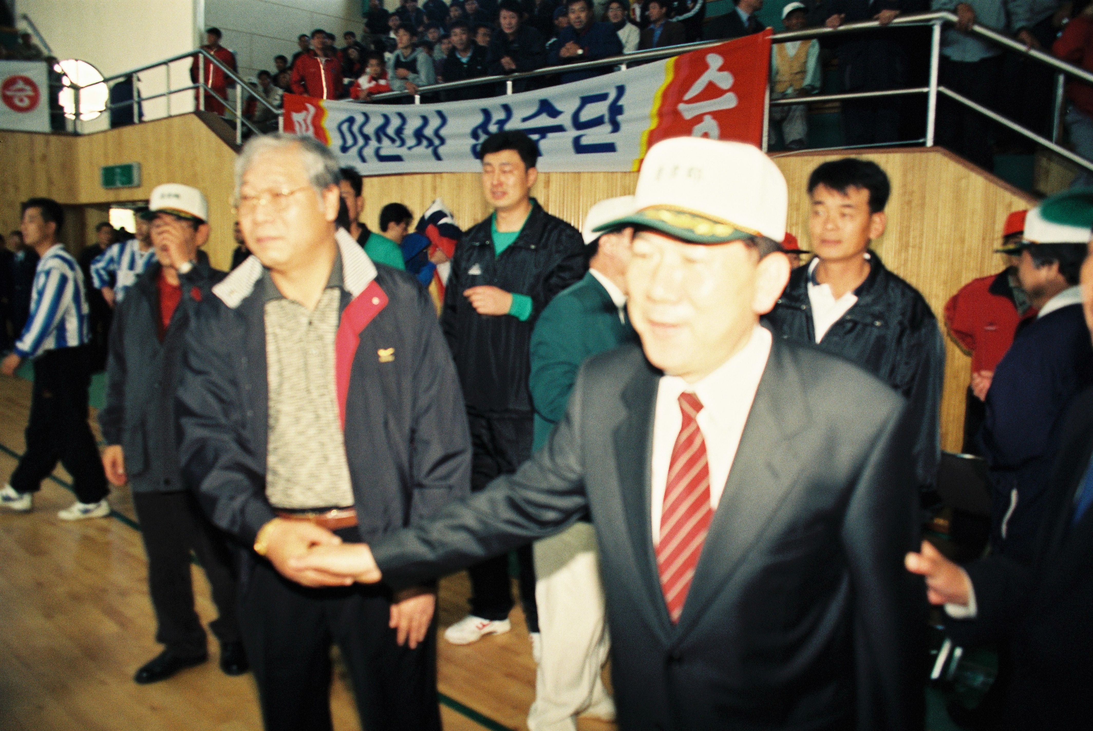 사진자료(1990년대)/1999/제51회 충청남도민체육대회 배구선수 격려 0/