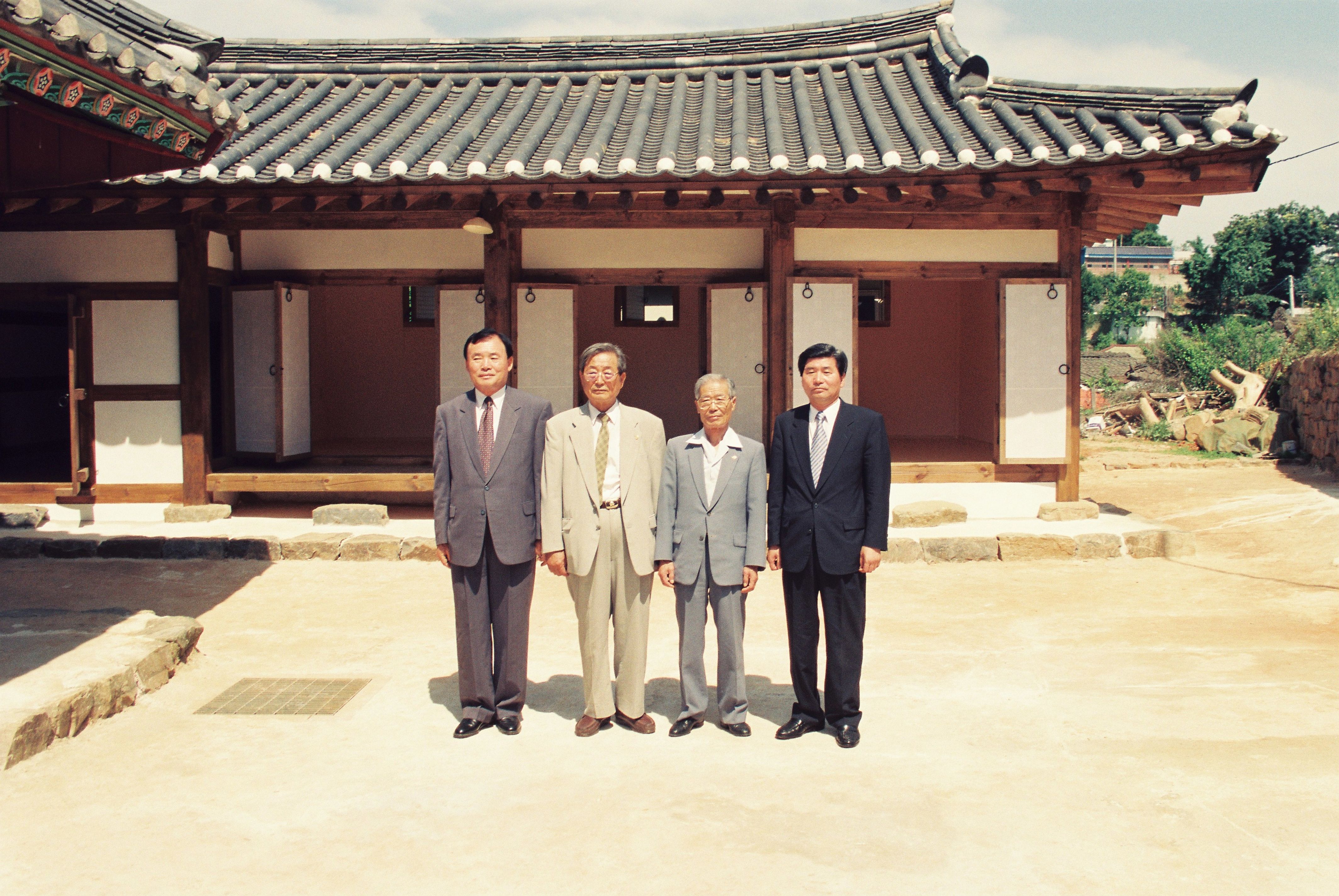 사진자료(1990년대)/1999/서재 준공 데이트 컷팅 2/