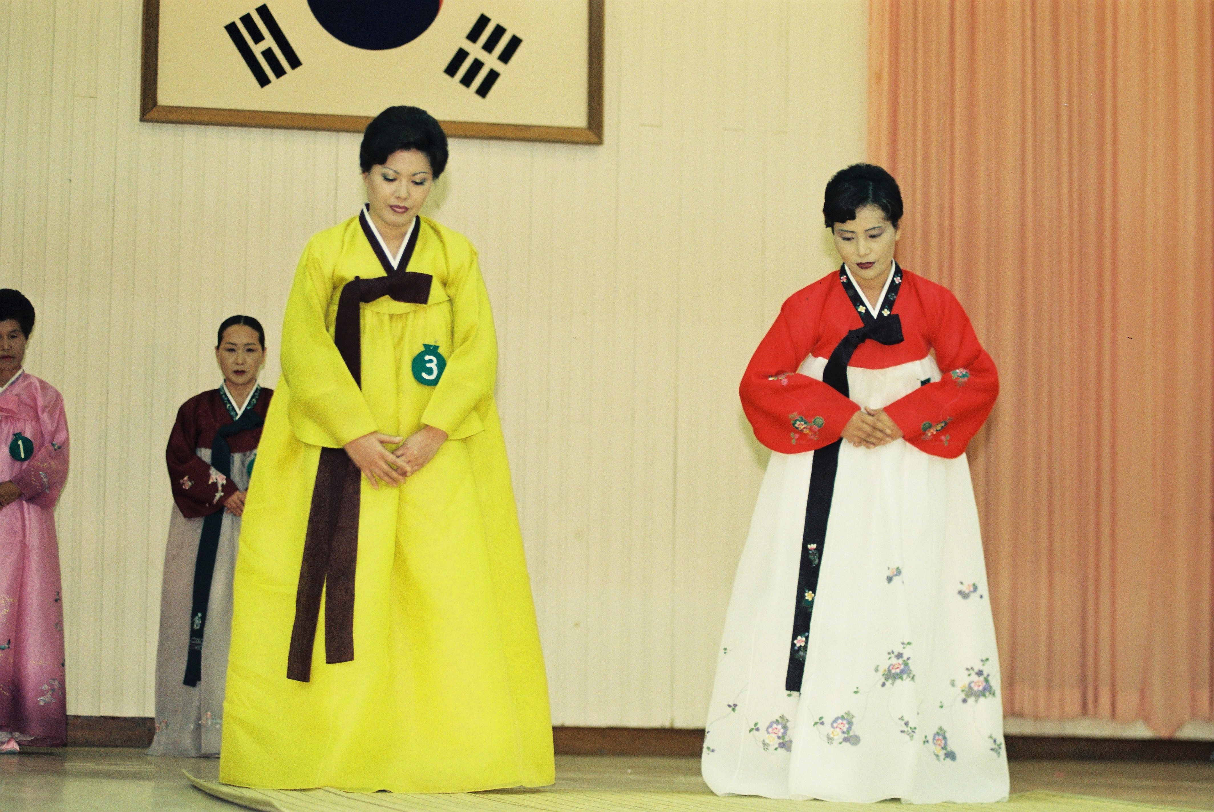 사진자료(1990년대)/1999/제10회 한복 바르게입기 대회 0/