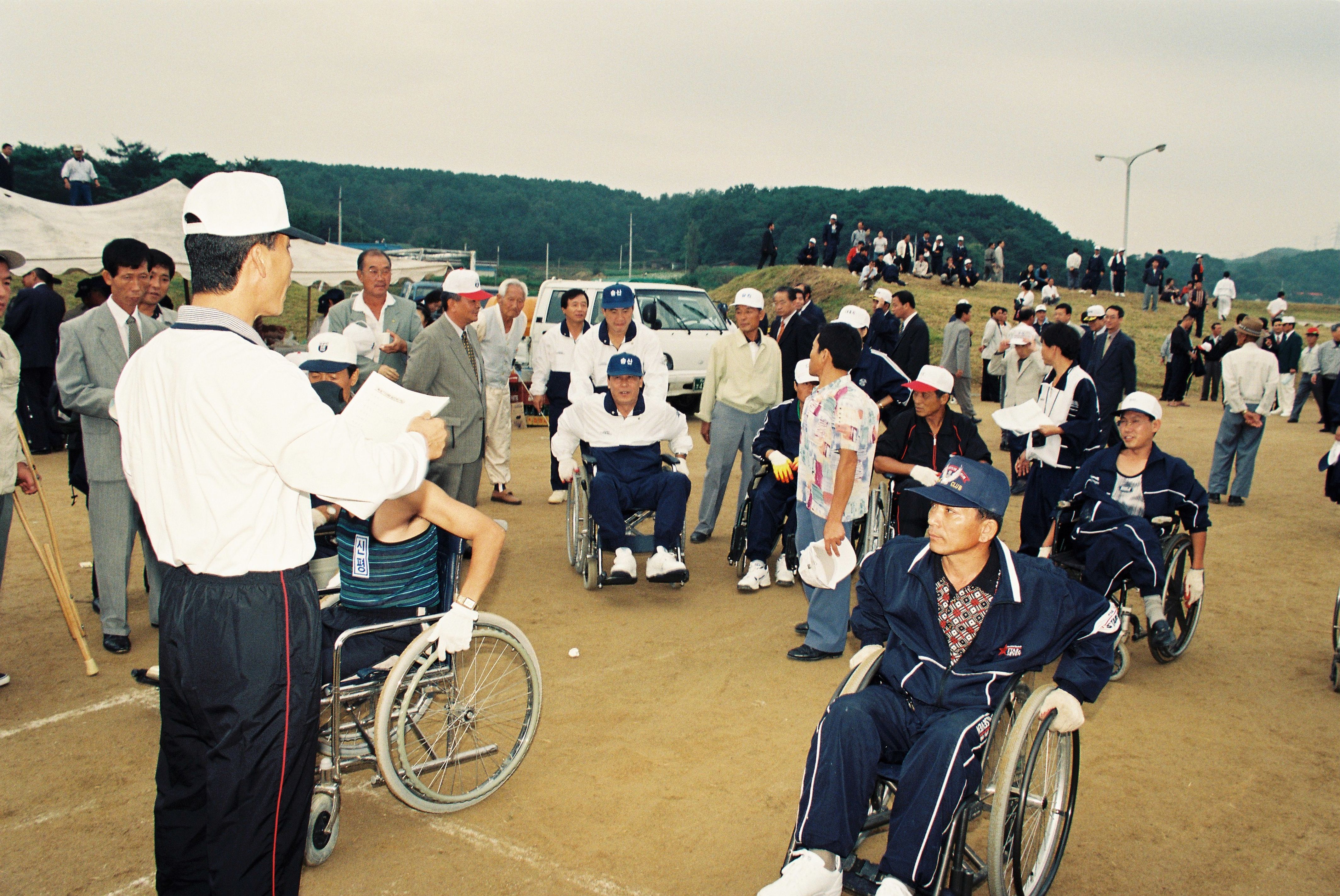사진자료(1990년대)/1999/제30회 당진군민 체육대회(휠체어 경기) 0/