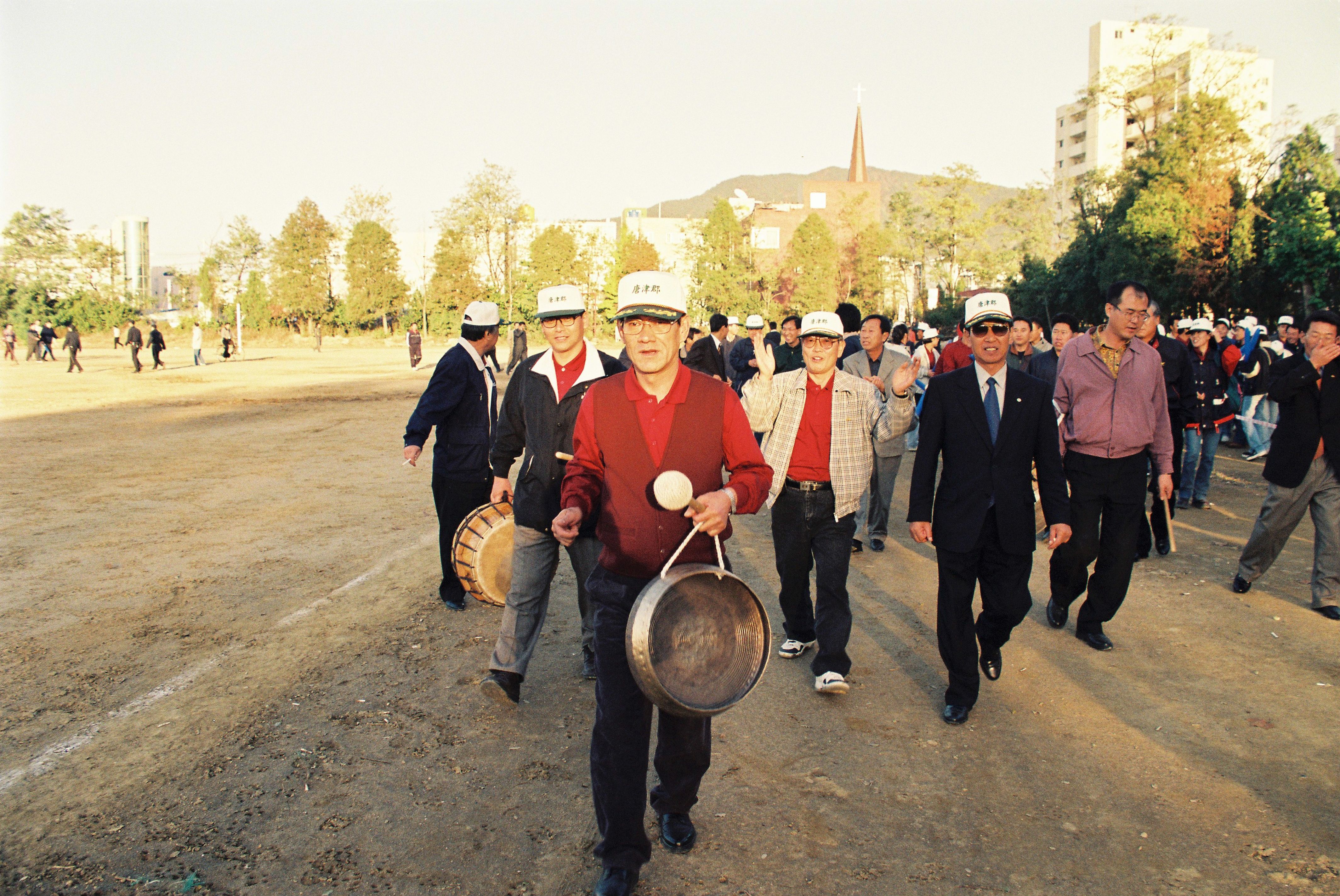 사진자료(1990년대)/1999/제51회 충청남도민체육대회 축구 결승 진출 환호 2/
