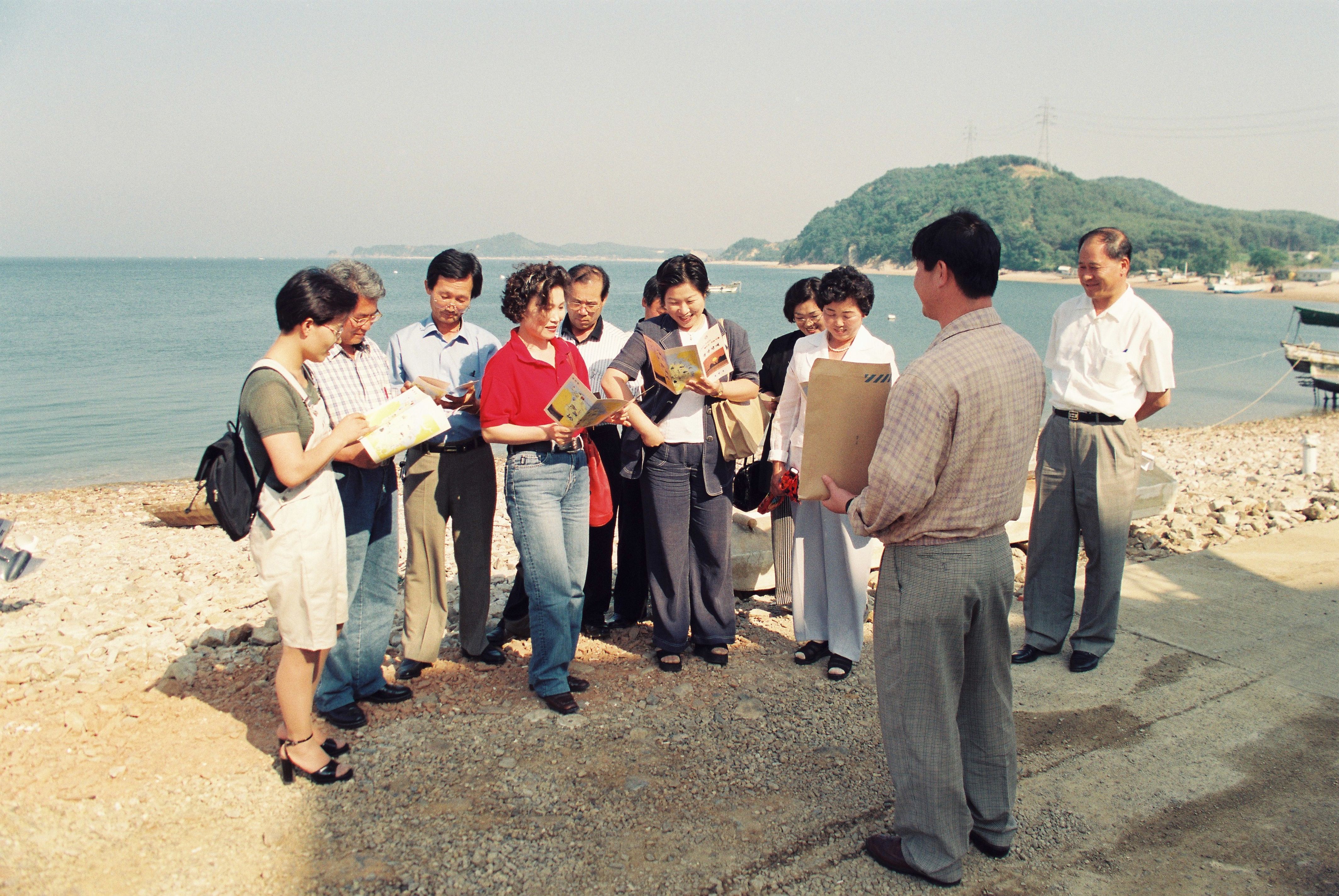 사진자료(1990년대)/1999/명예기자 하수종말처리시설 산업 시찰 1/