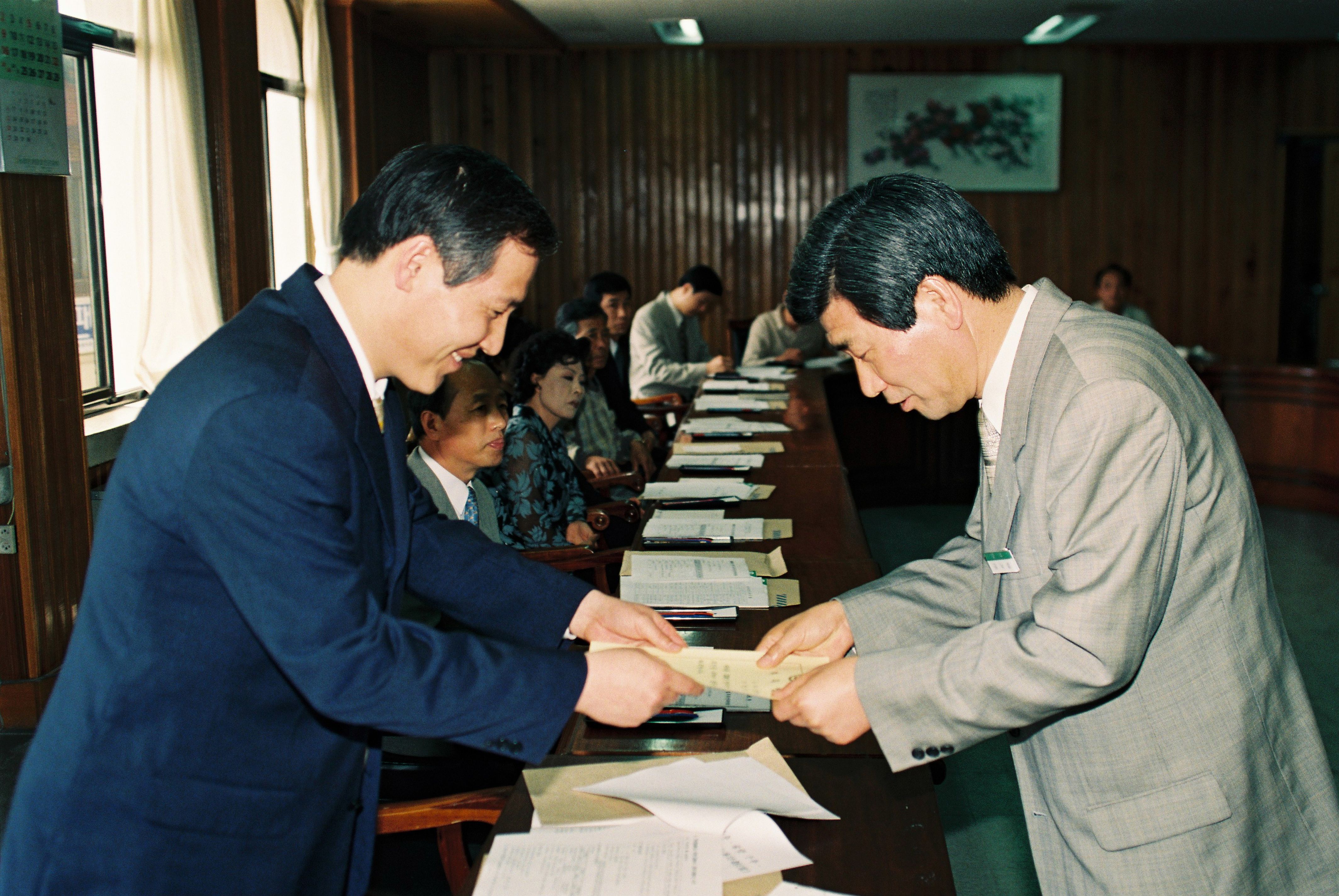 사진자료(1990년대)/1999/2000년 맞이 실무 추진 위원 위촉 0/