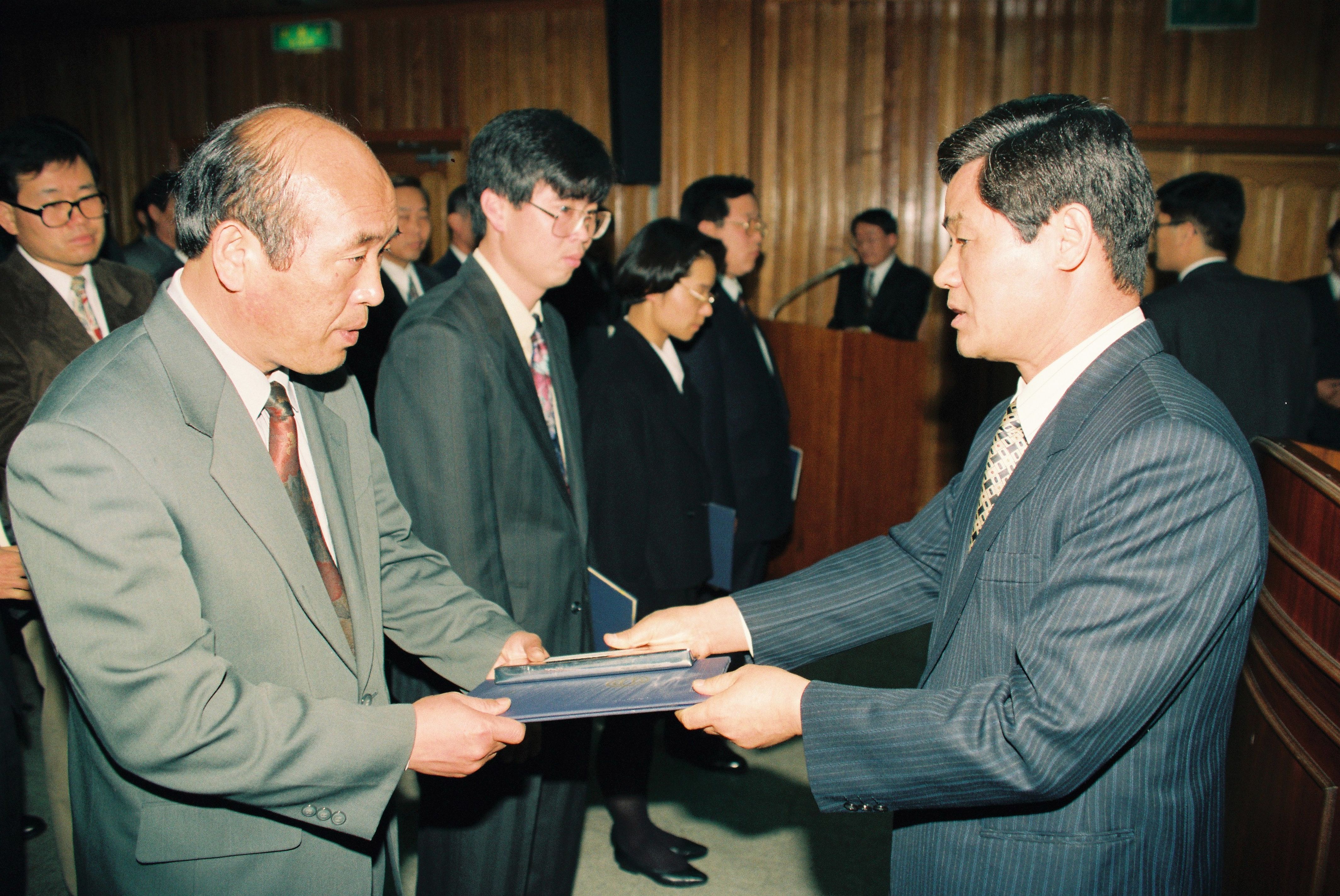 사진자료(1990년대)/1995/적십자회 정기총회, 3. 2 3월중 월례 조회 0/