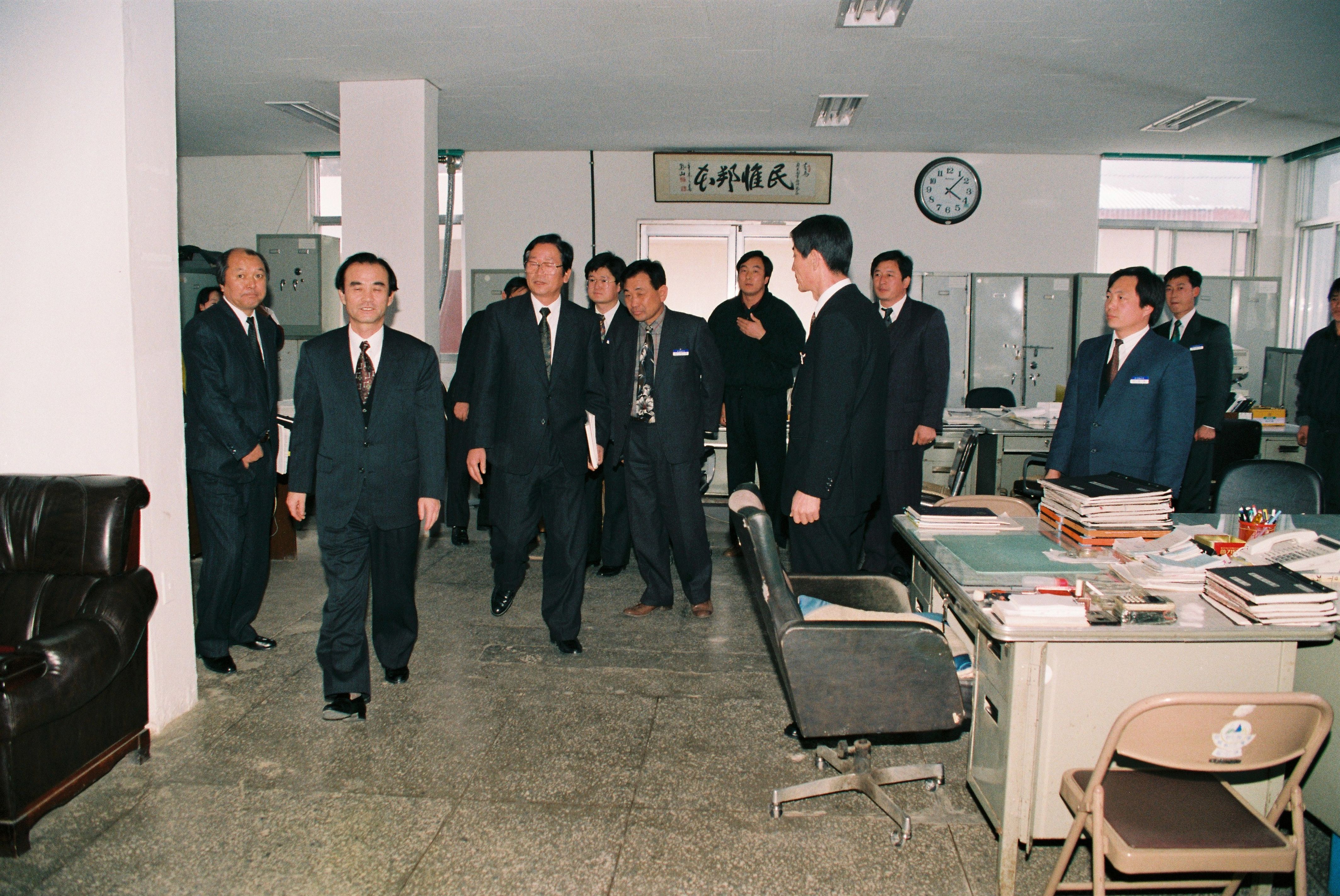 사진자료(1990년대)/1994/임규환 군수 정미면 연두순시 1/