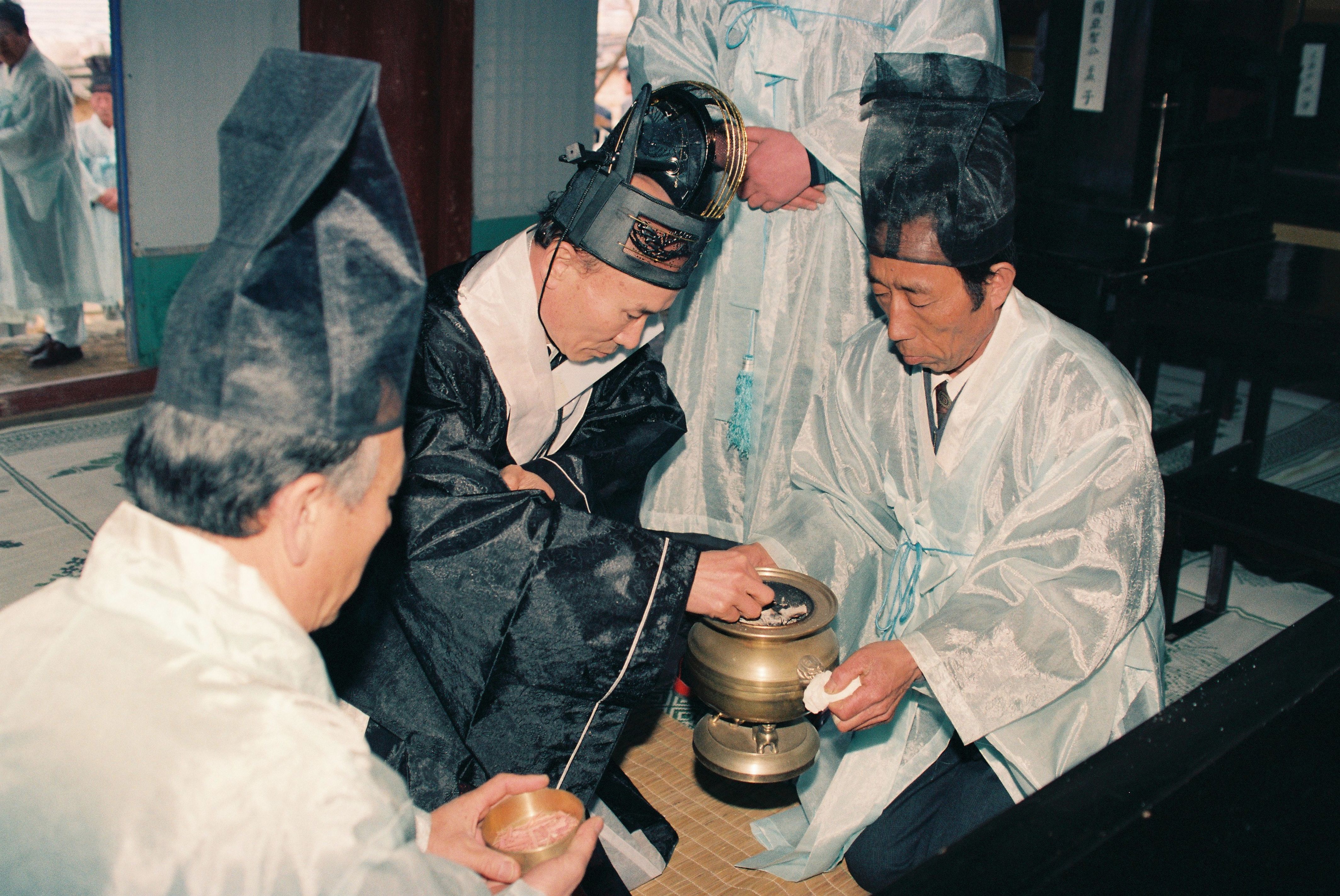 사진자료(1990년대)/1994/당진 향교 소제 0/