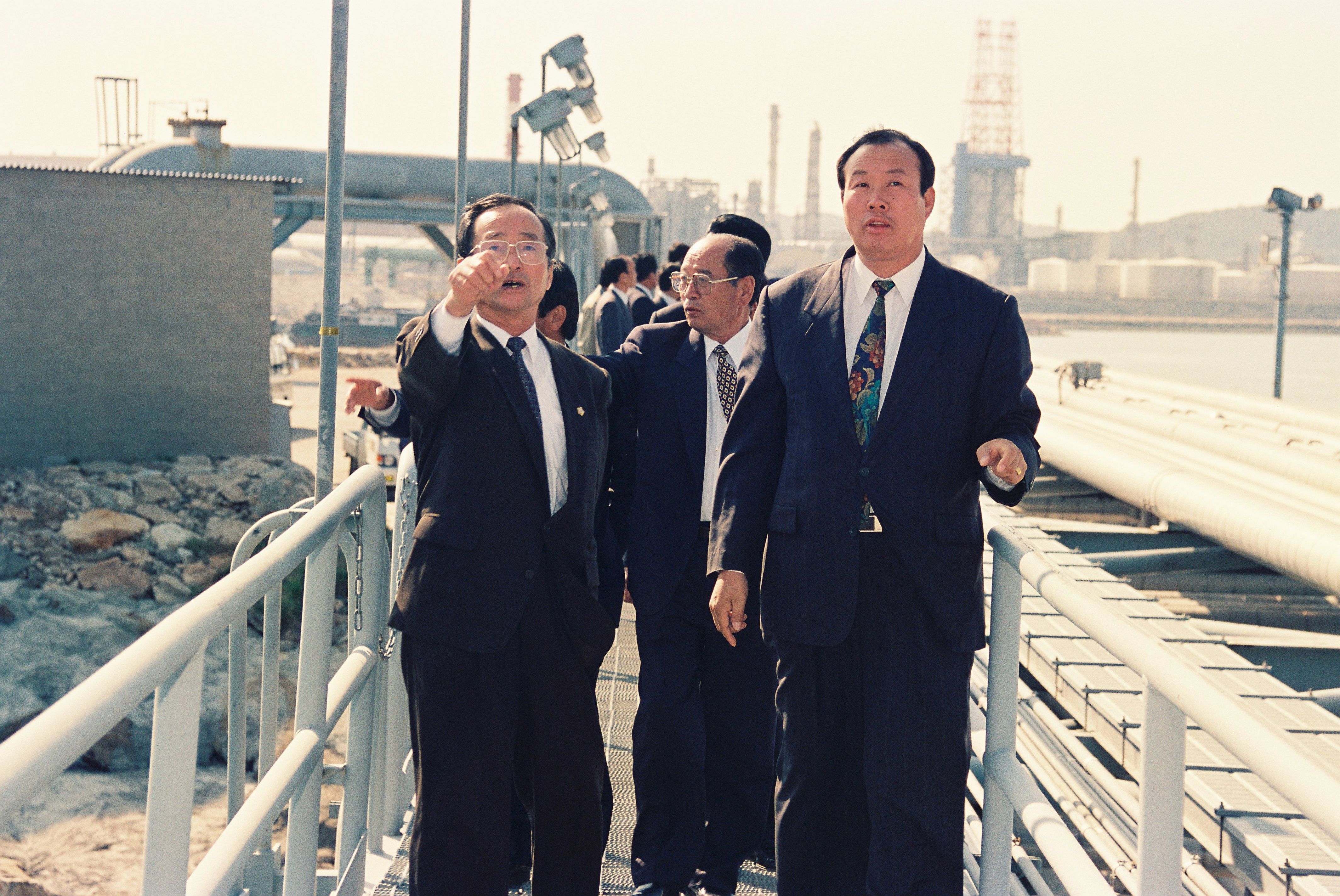 사진자료(1990년대)/1994/현대 석유화학 군의원 현장 시찰 1/