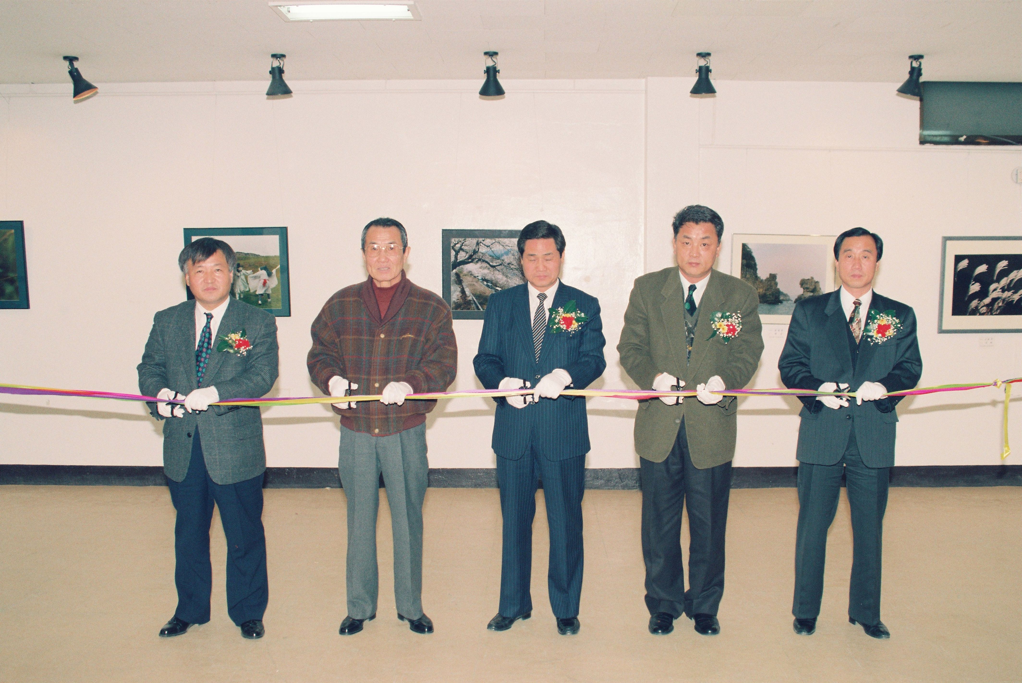 사진자료(1990년대)/1994/수선화공간 학사우회 사진 회원전 0/