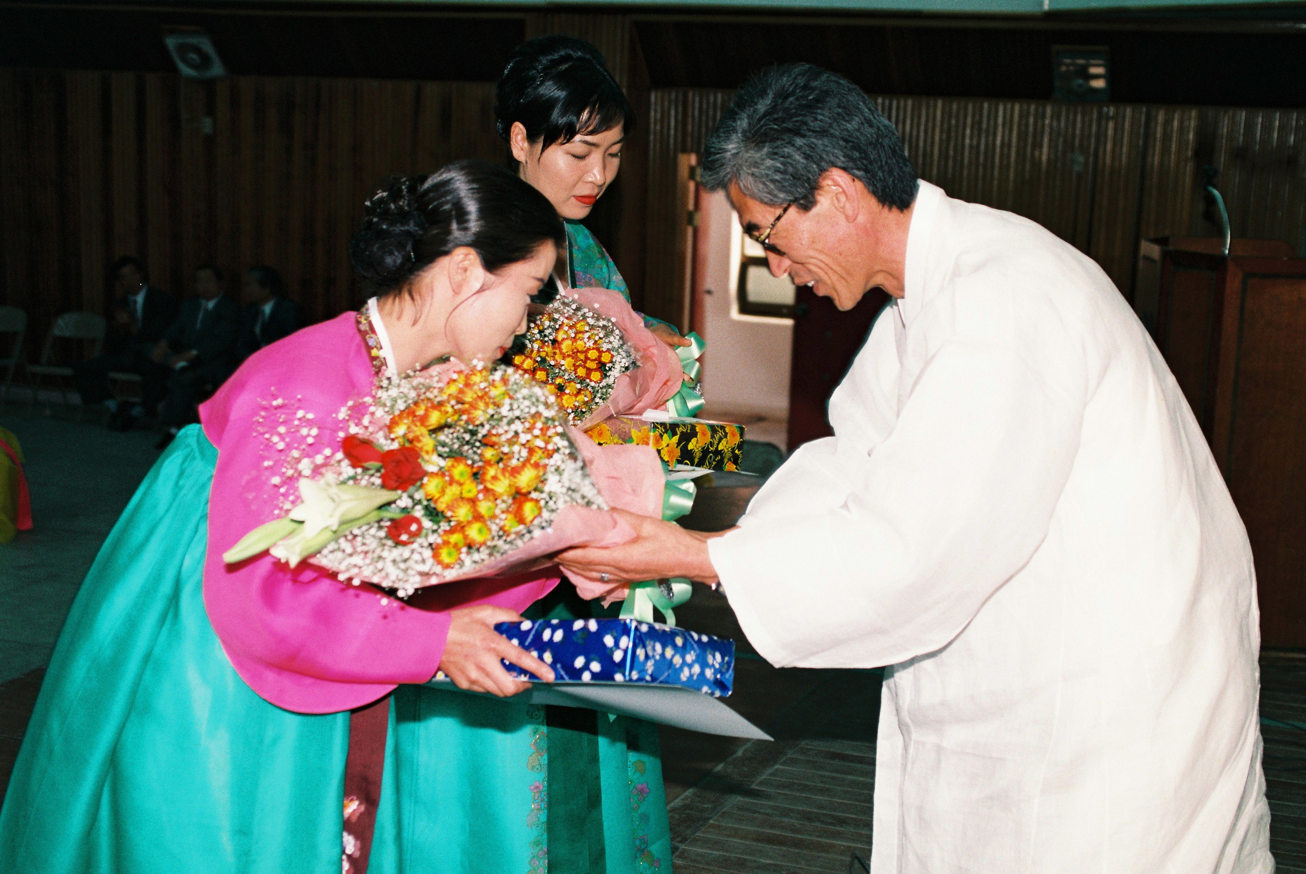 사진자료(1990년대)/1996/제 20회 상록문화제 한복 바르게 입기 대회 1/
