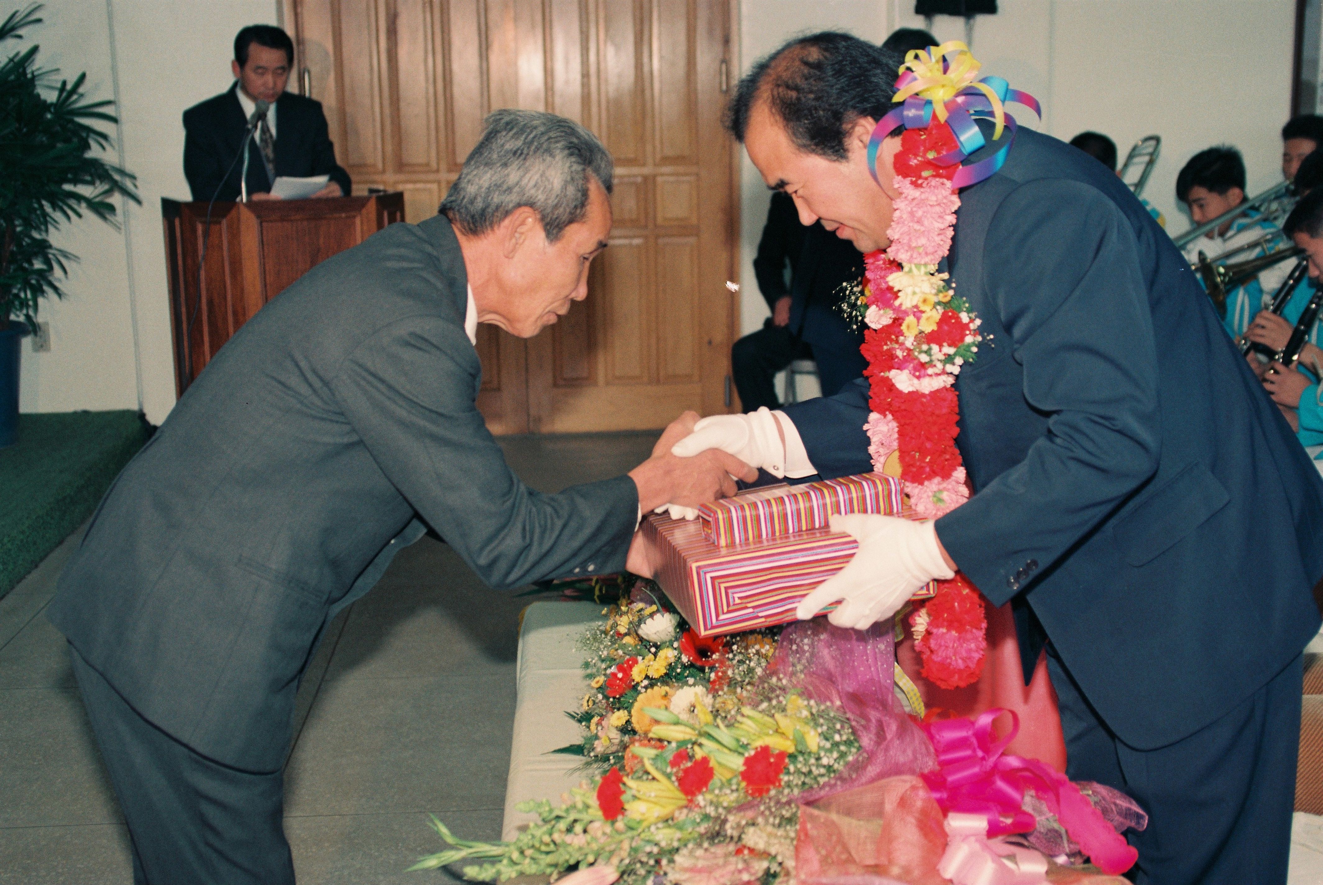 사진자료(1990년대)/1993/第 3回 唐津郡民大賞施賞式(제 3회 당진군민대상시상식) 1/