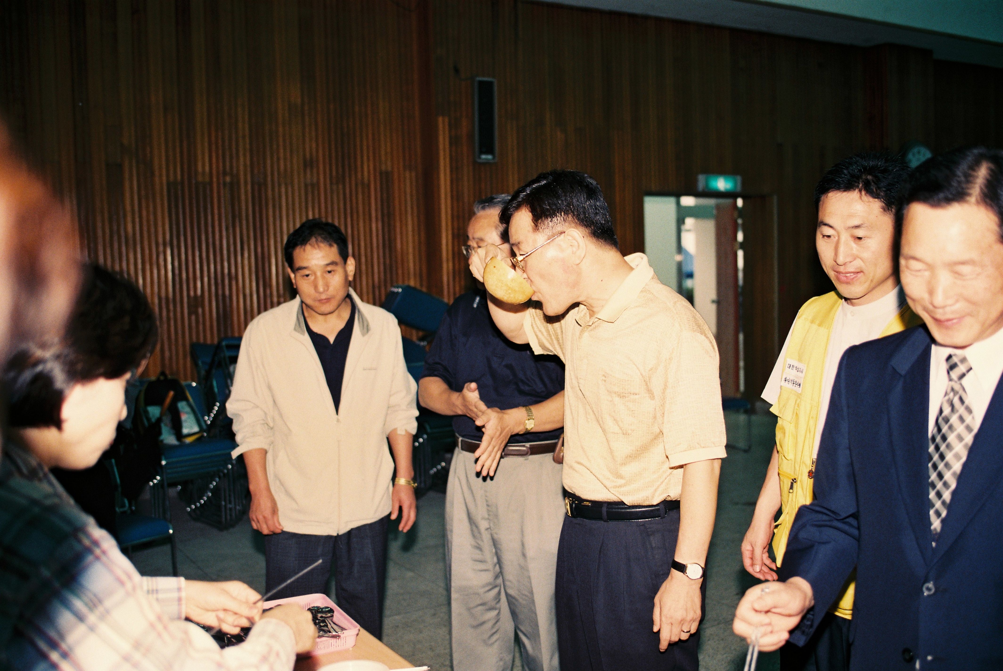 사진자료(2000년대)/2003/외국인근로자 초청 우리 전통문화함께하기 행사 5/