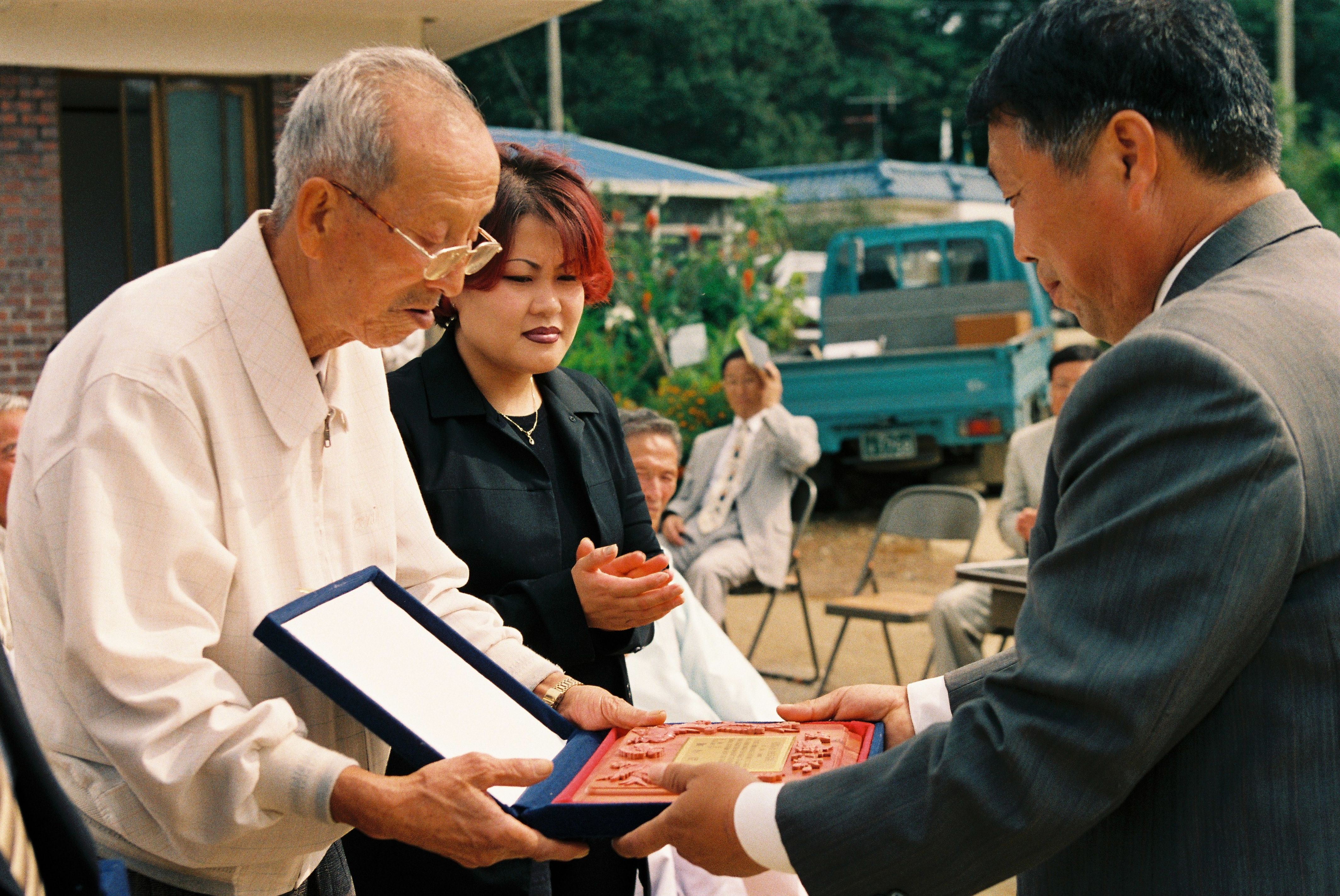 사진자료(2000년대)/2000/고대면 당진포3리 마을비 건립식 0/