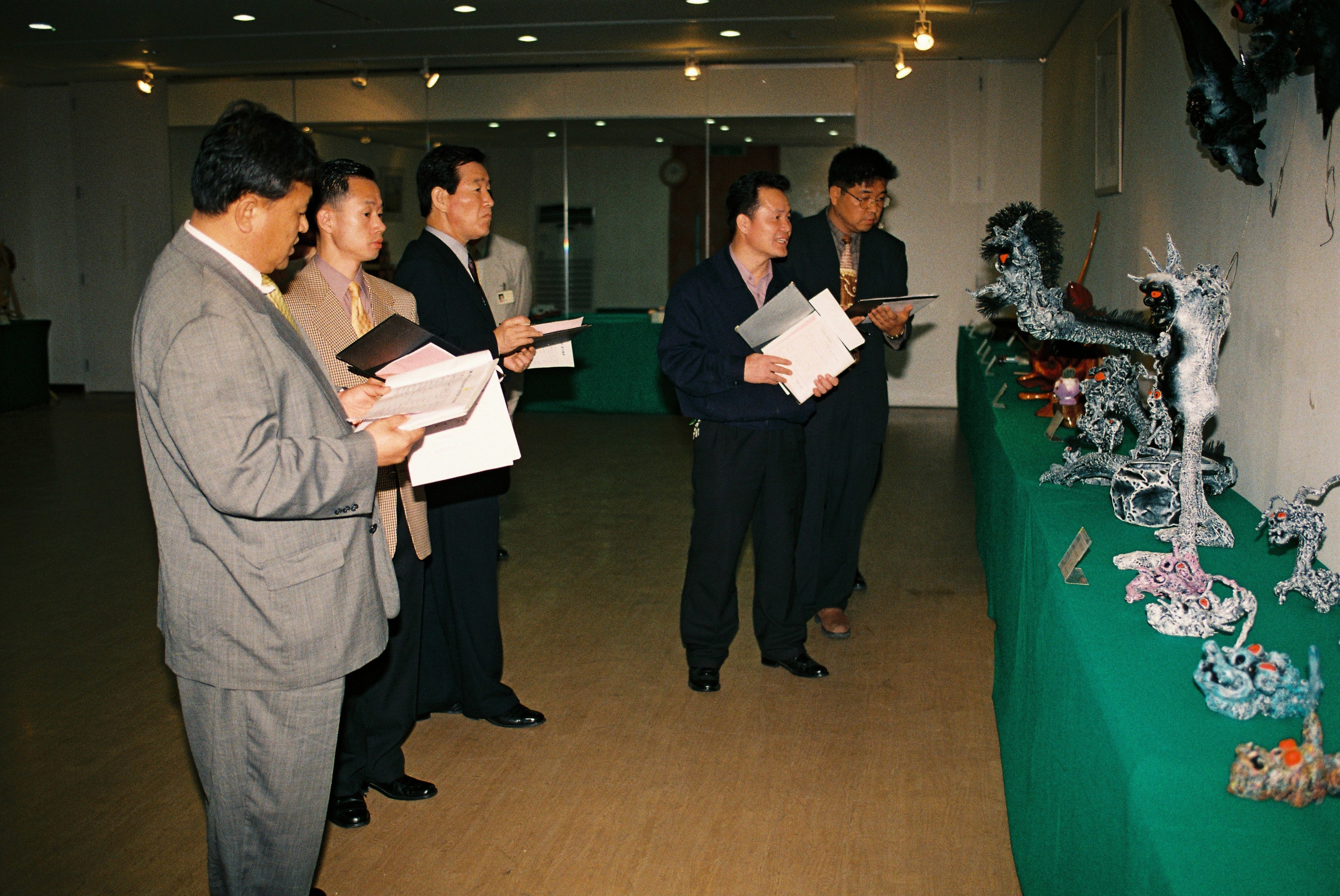 사진자료(2000년대)/2002/공예품 경진대회 0/