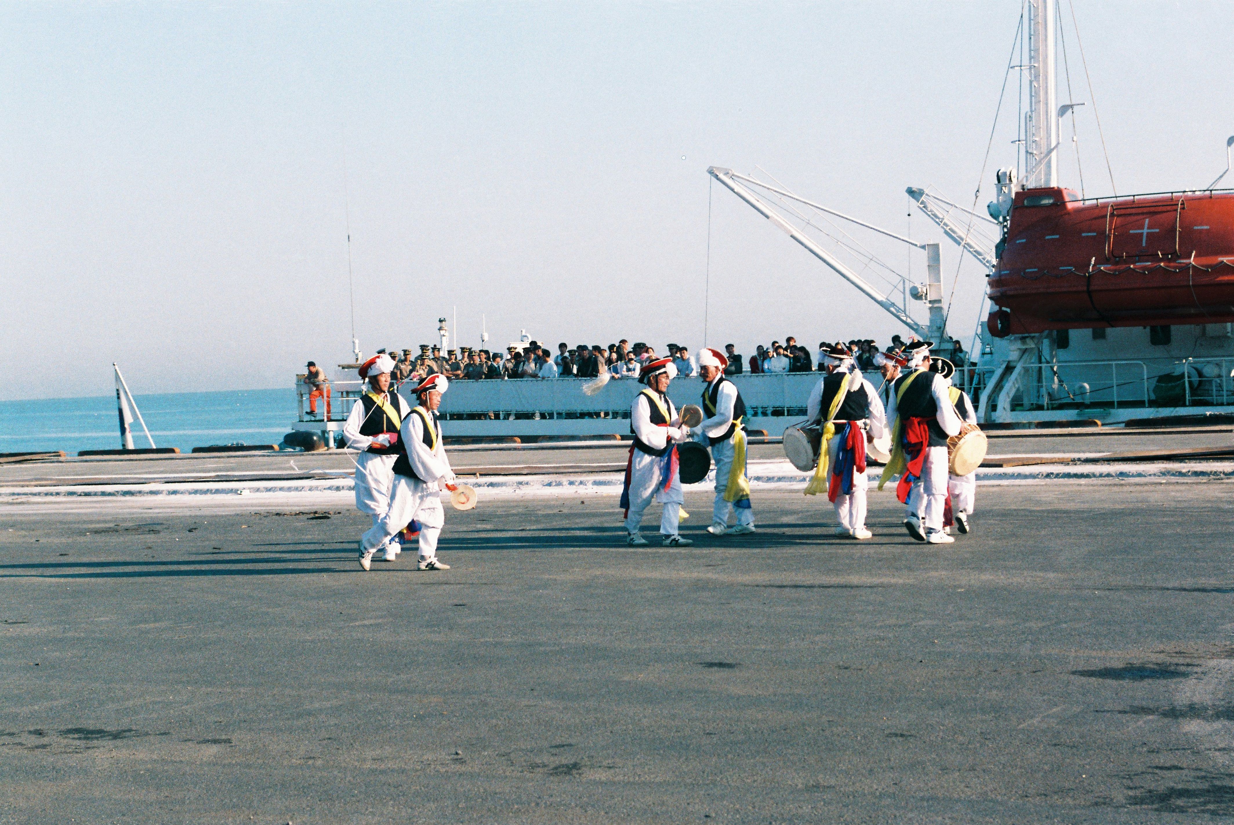 사진자료(2000년대)/2002/한국 해양대학교 실습선 당진항 입항① 0/