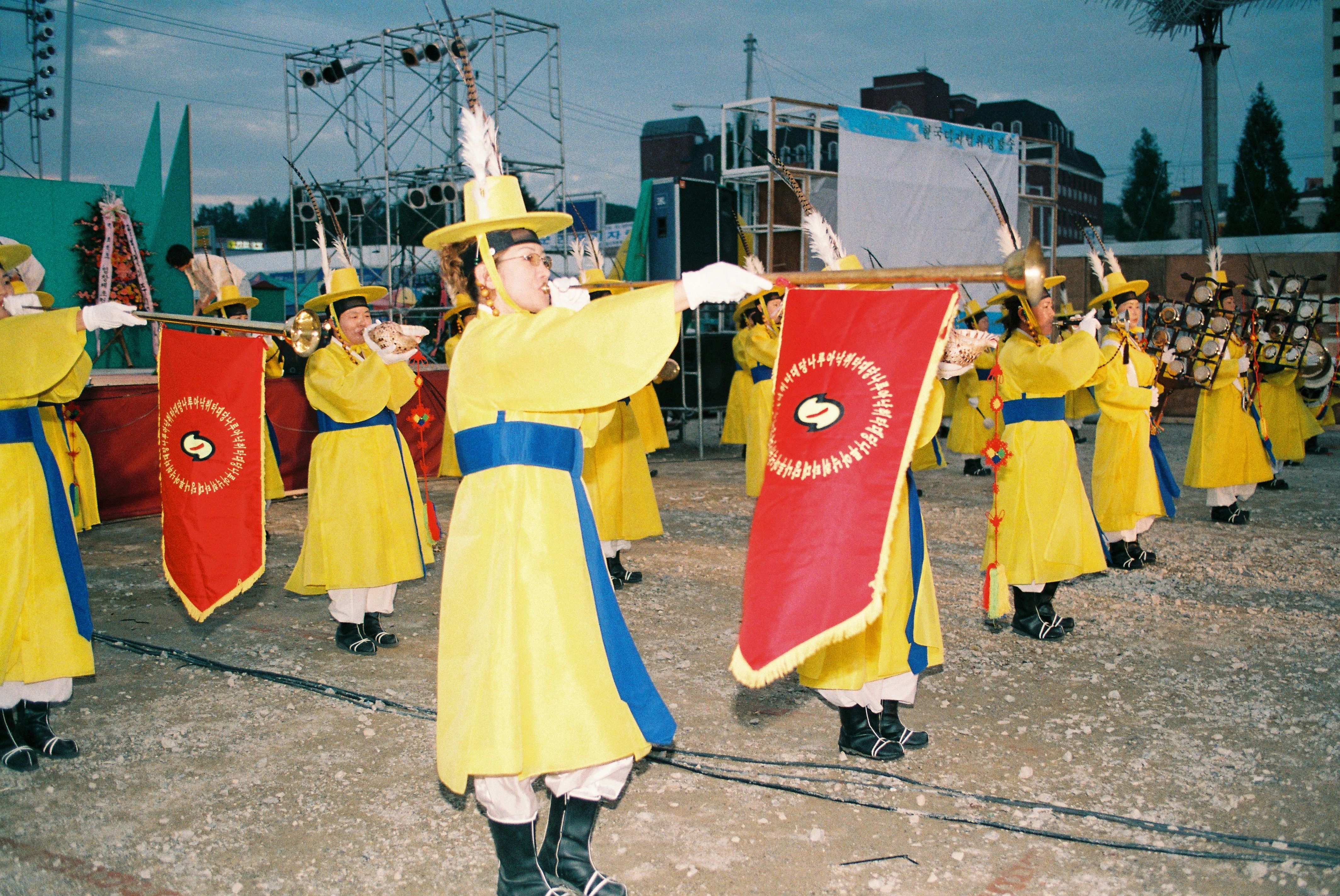 사진자료(2000년대)/2002/쌀 축제와 함께하는 제26회 상록문화제 서해 윈드 앙상블의 관악 합주③ 0/