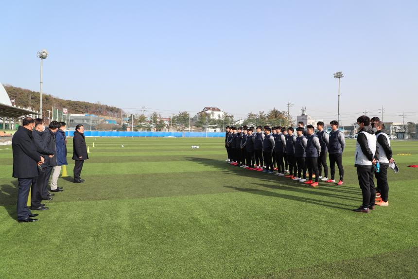 210114_당진 시민축구단 동계훈련 격려 방문 (1).JPG