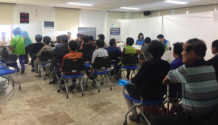 당진 신평면행정복지센터 “사랑실은 건강천사” 의료봉사 실시 이미지
