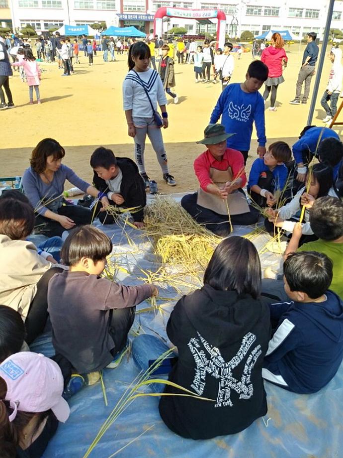 당진시 친환경농업연합회, 상록초 초등학생 친환경쌀 수확 체험 행사 이미지