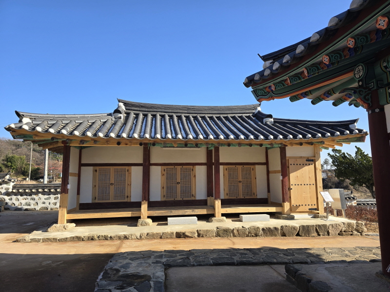 당진시, 면천향교 동재 해체보수 완료  