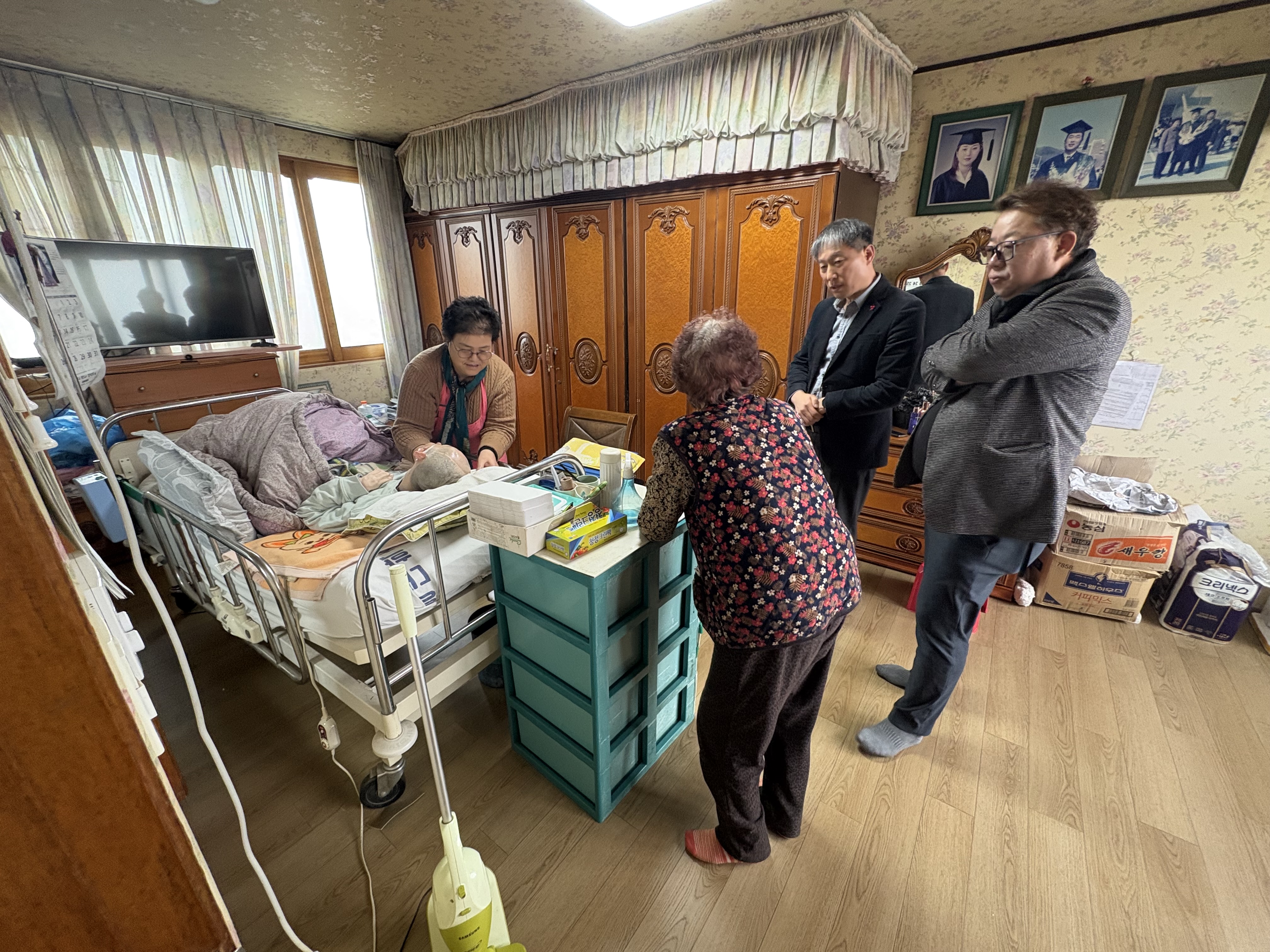 합덕읍, 설 명절 앞두고 취약가구에 따뜻한 위문 전해